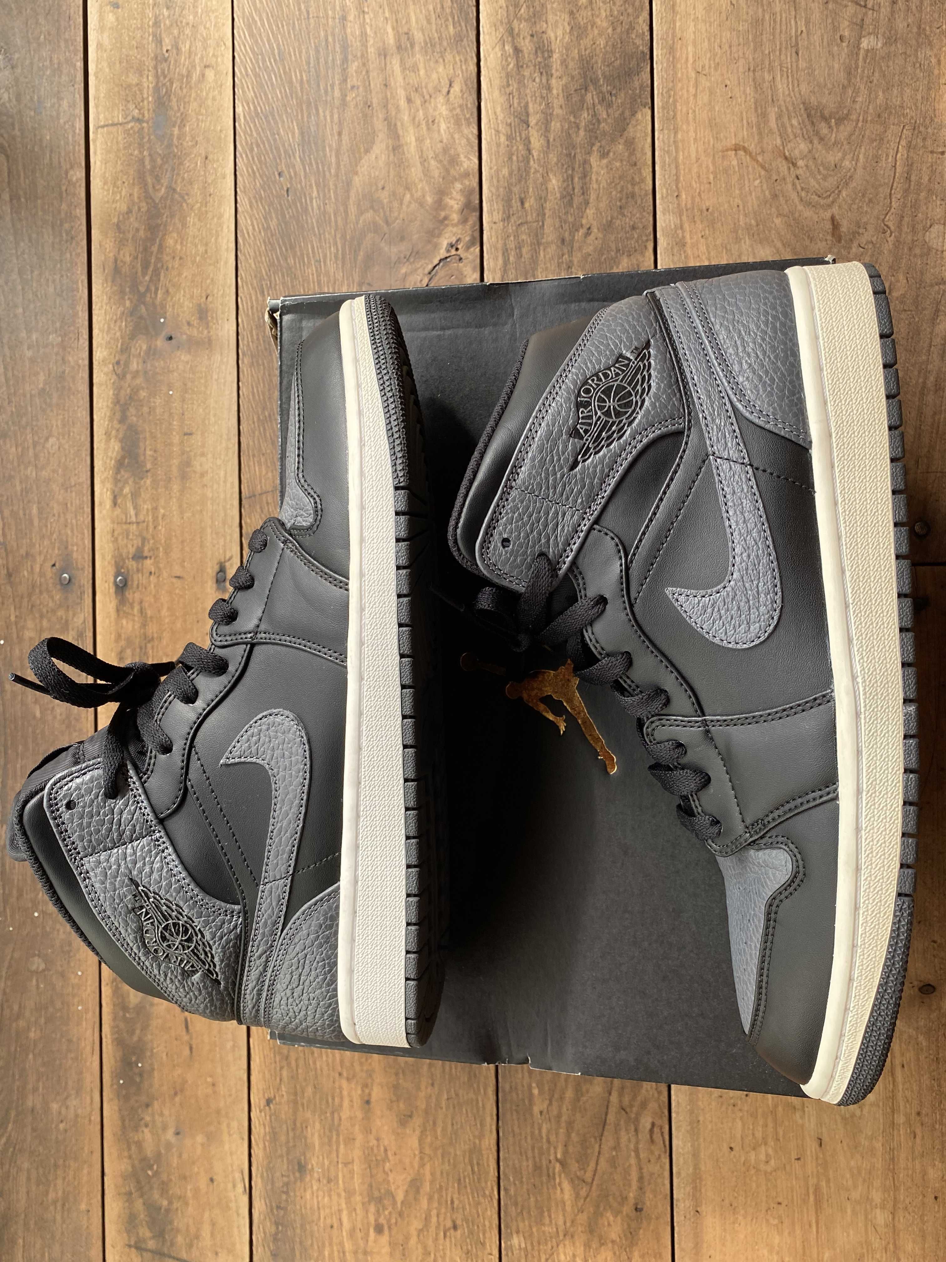 NIKE AIR JORDAN 1 RETRO MID BLACK DARK GREY