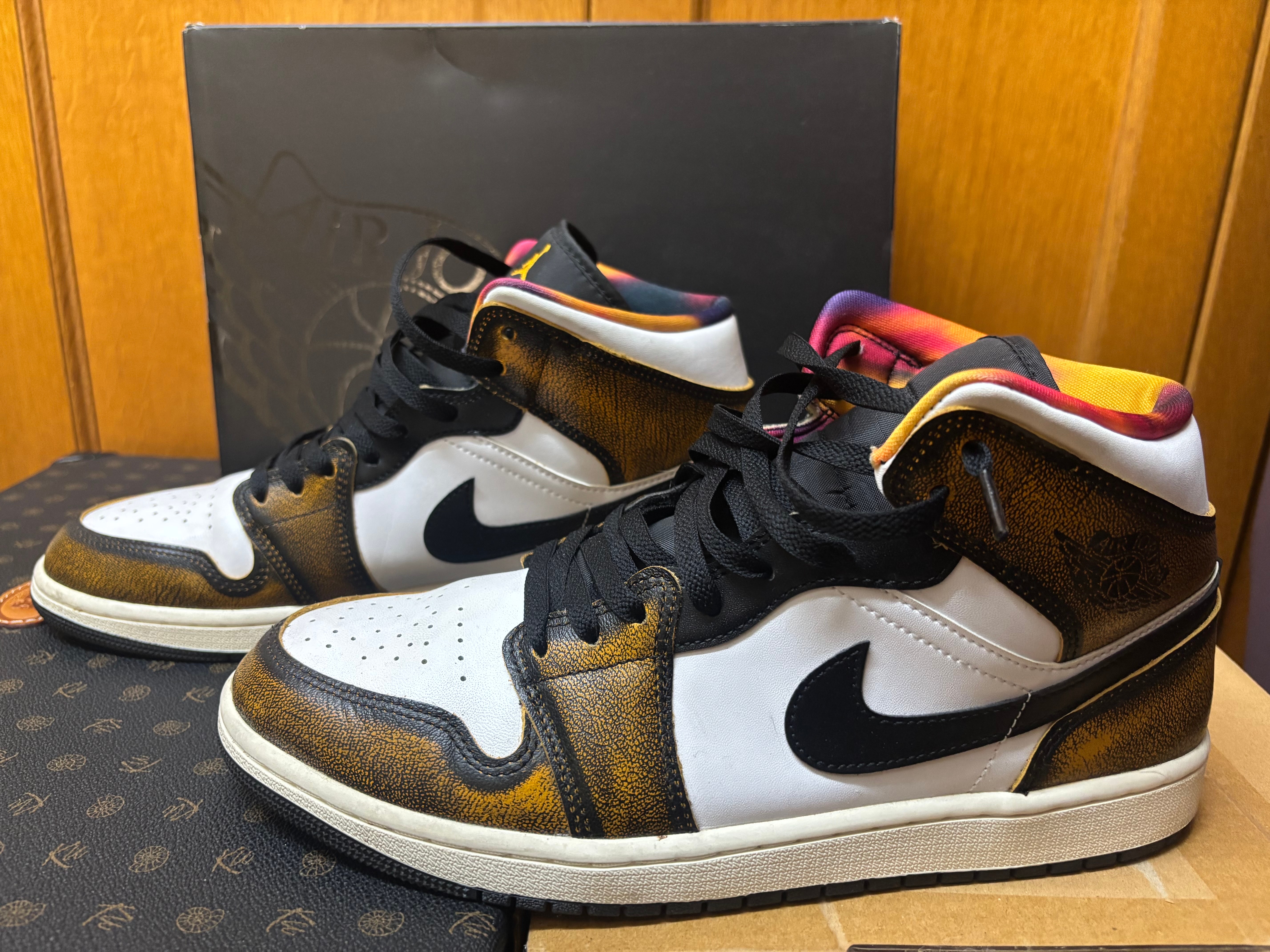 Nike Air Jordan 1 Mid "Wear Away"