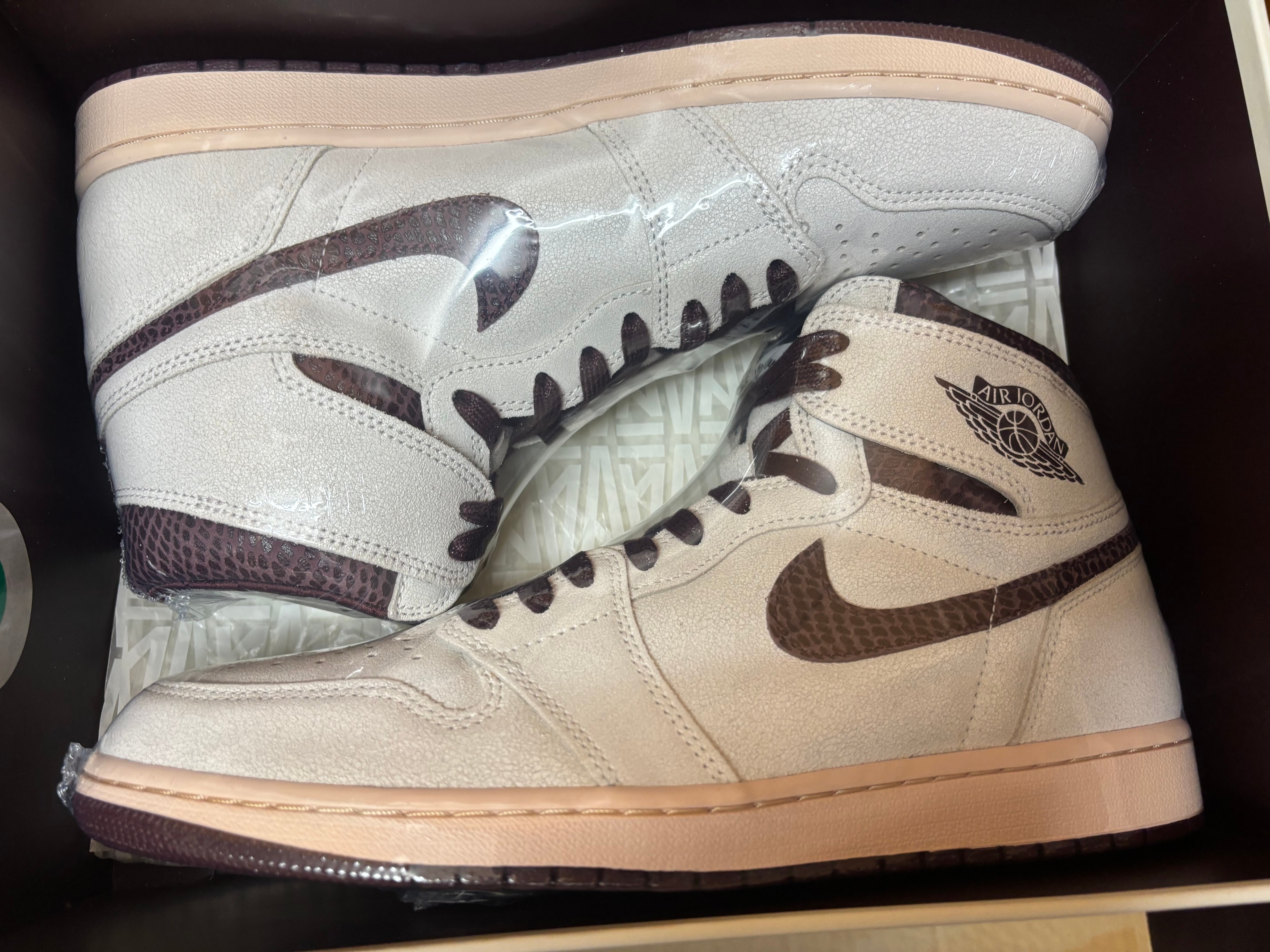 A Ma Maniere × Nike Air Jordan 1 Retro High OG "Sail and Burgundy"