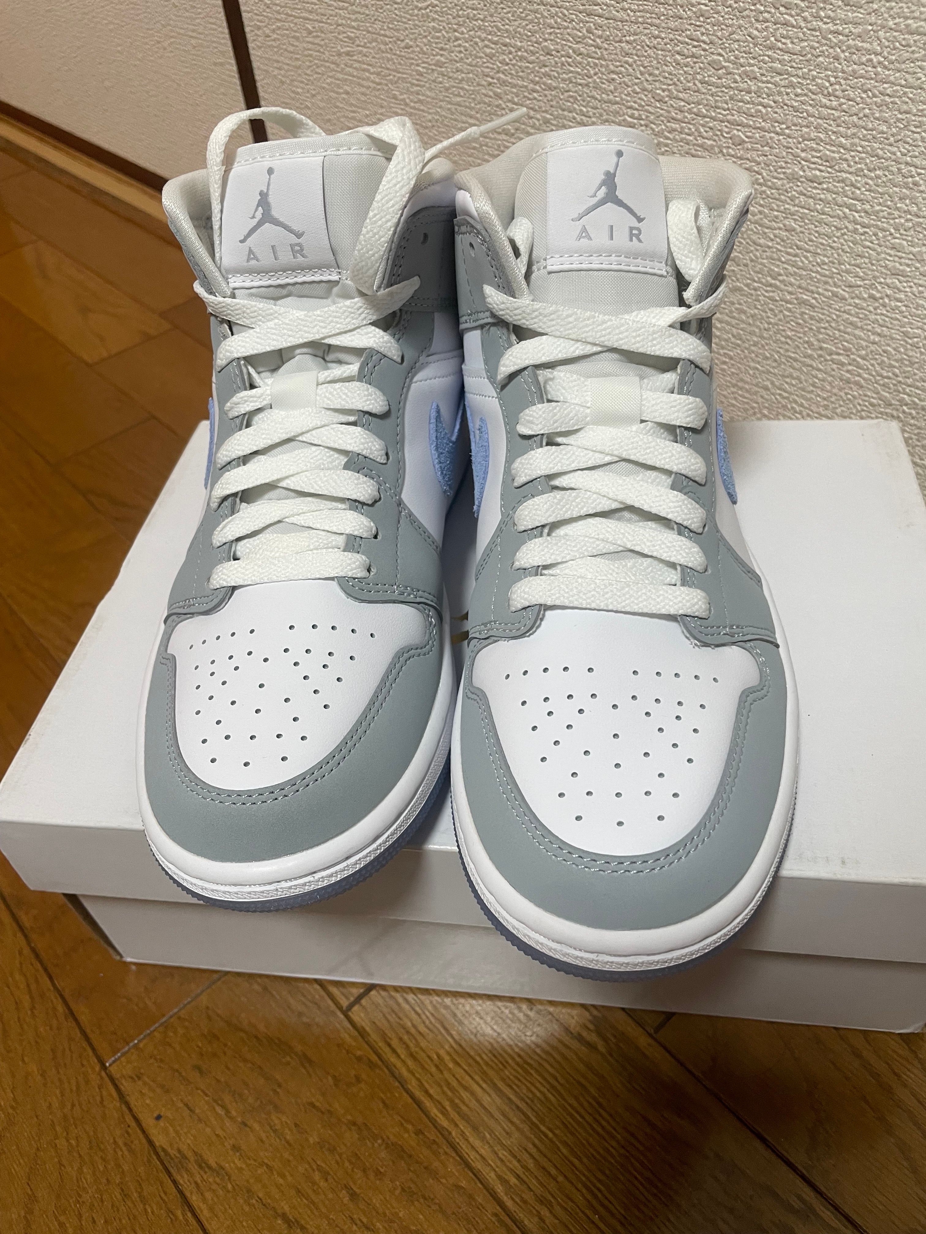 Nike Women's Air Jordan 1 Mid "Wolf Grey"