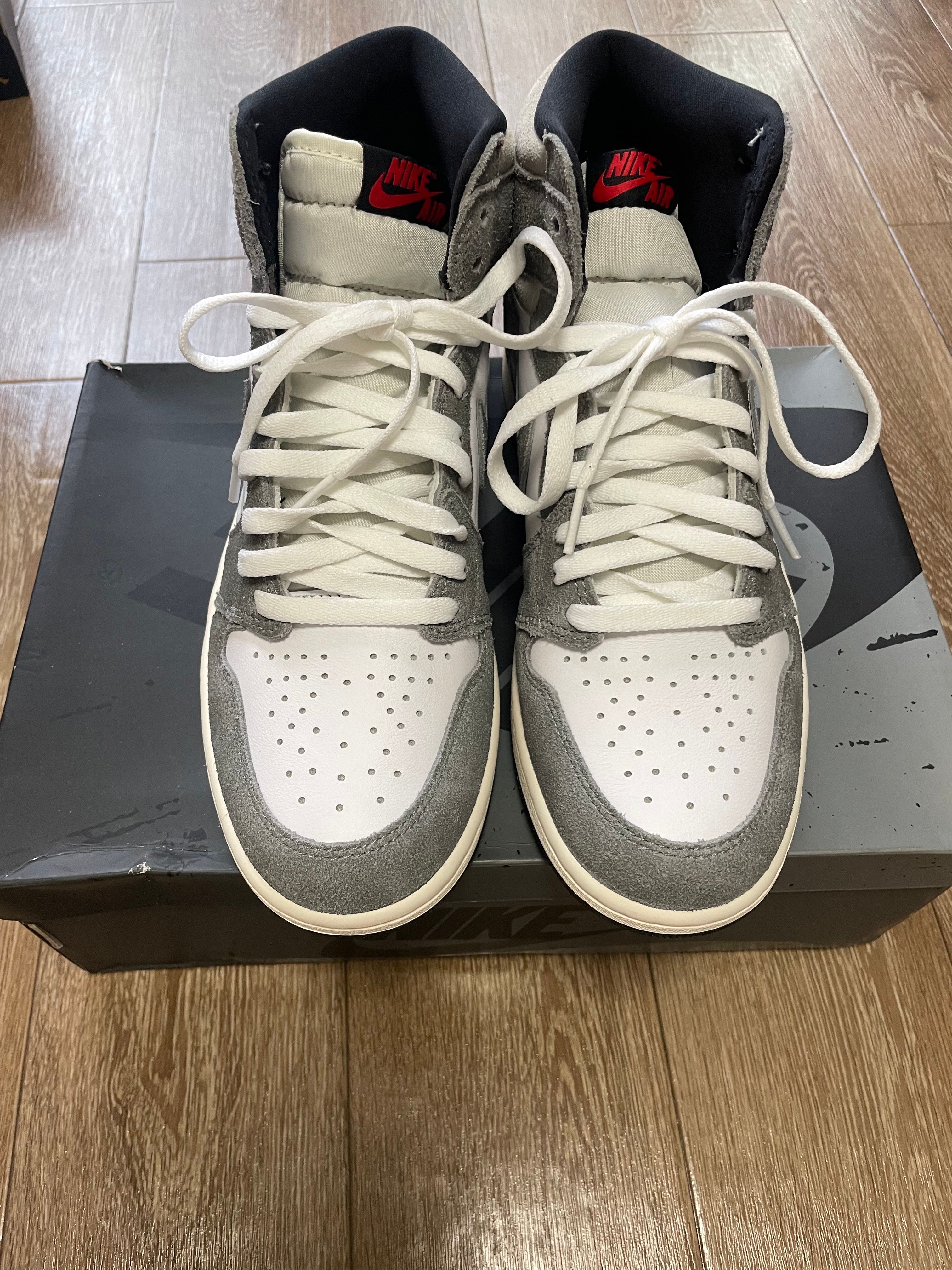 Nike Air Jordan 1 Retro High OG "Black and Smoke Grey"