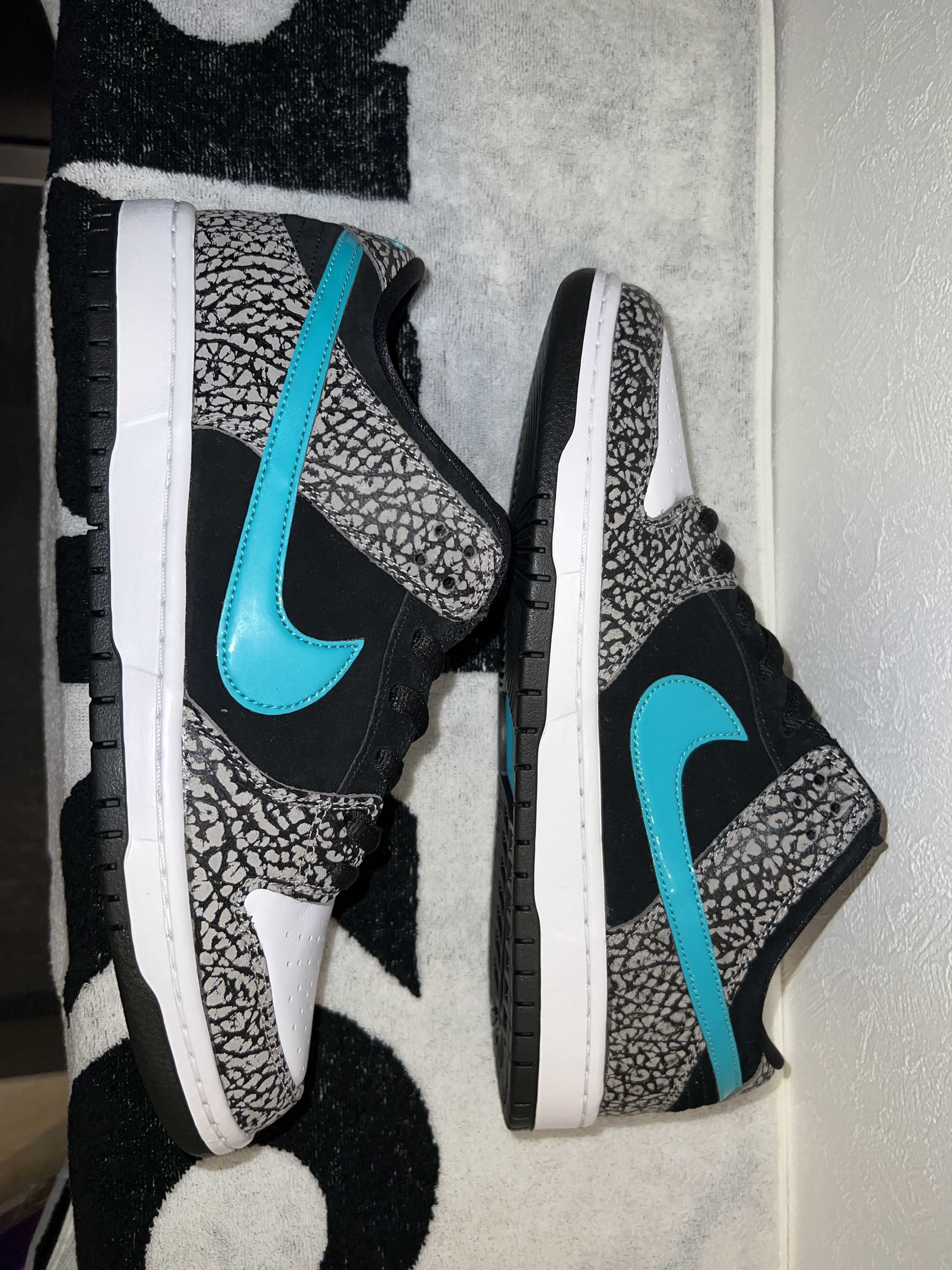 Nike SB Dunk Low "Elephant/Safari"