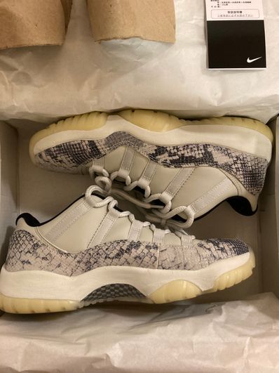 Nike Air Jordan 11 Low Snakeskin "Light Bone/University Red/Sail/Black"