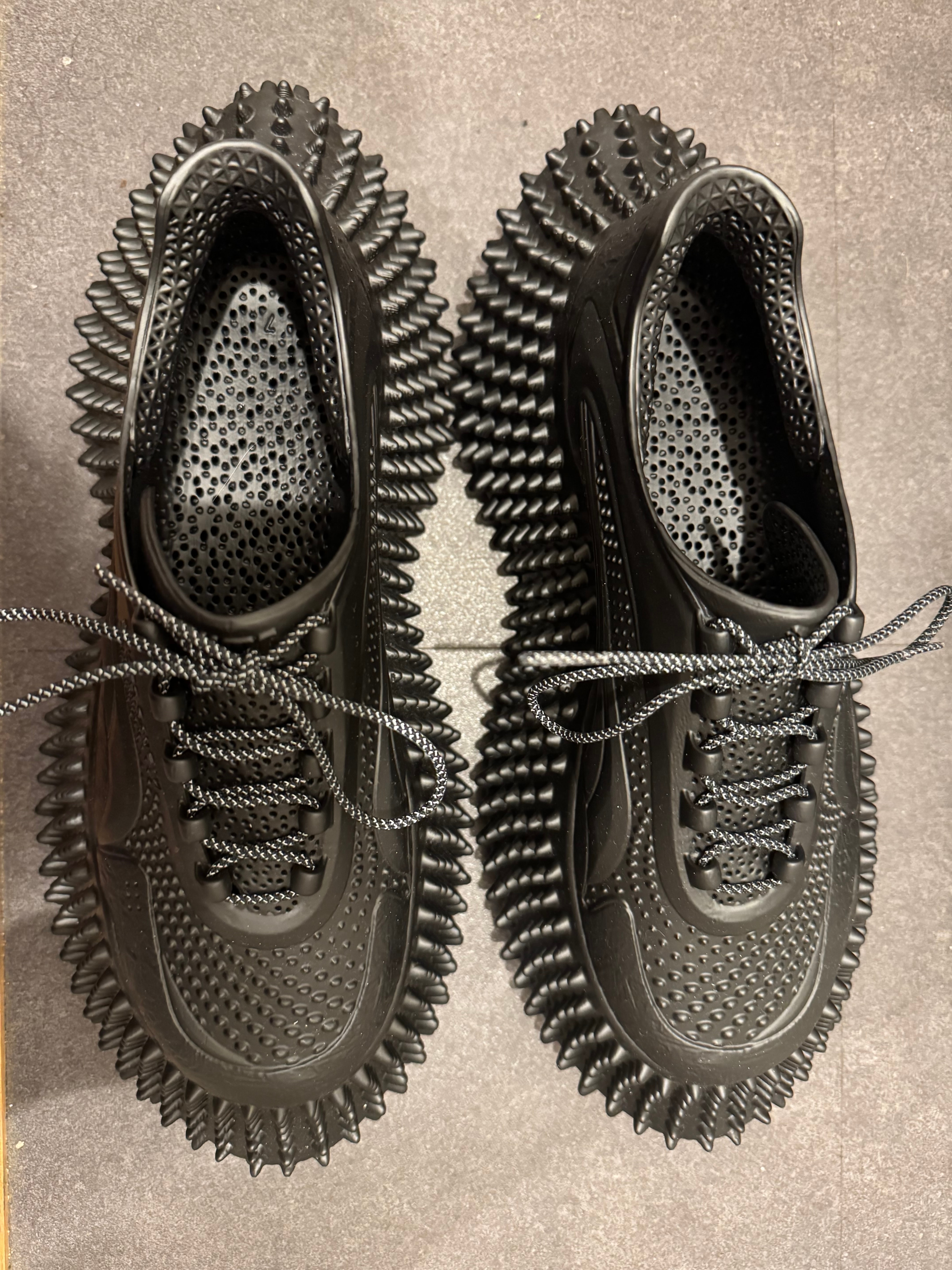 フミトガンリュウ × プーマ モストロ XC 3D "ブラック"