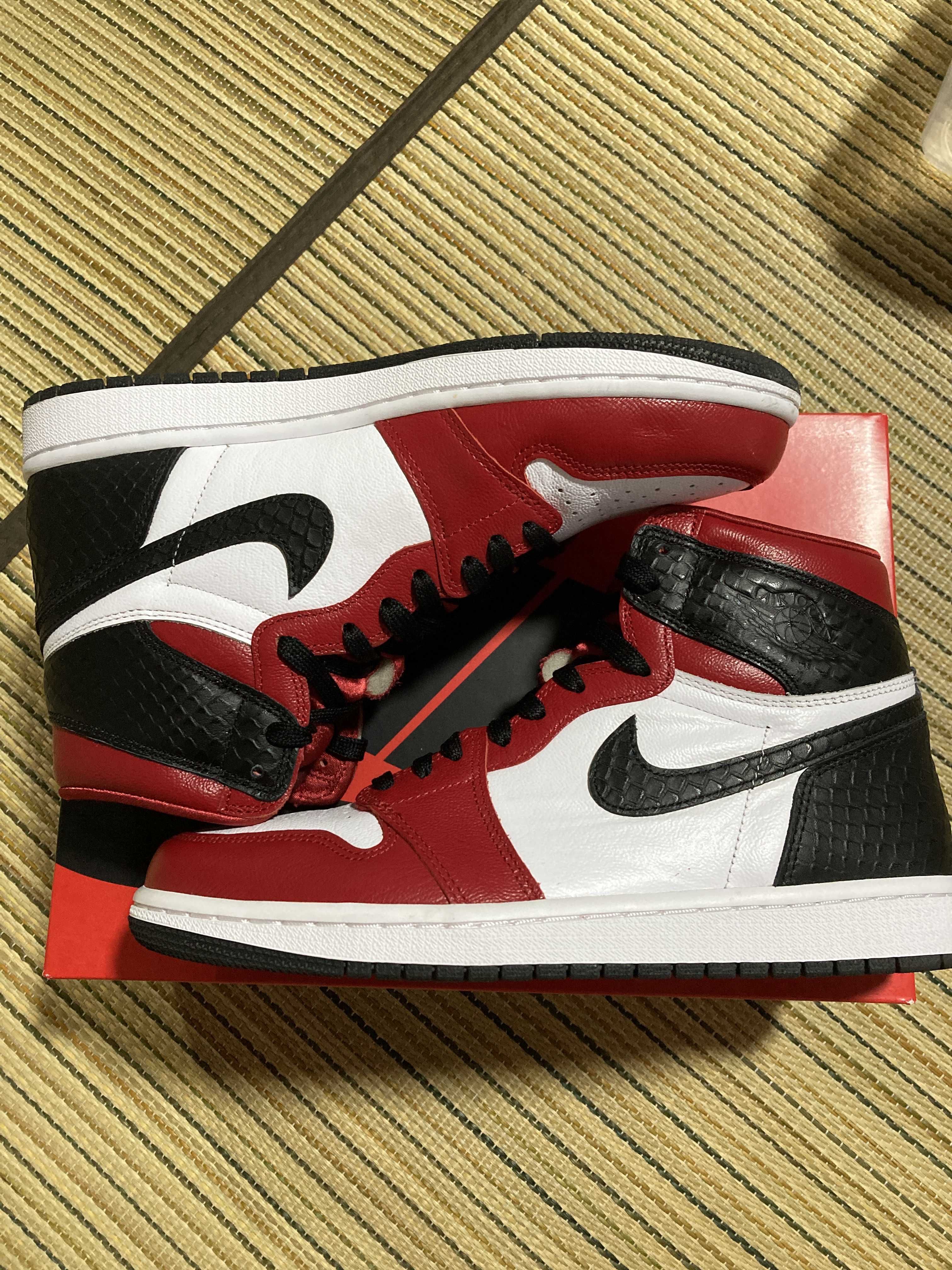 Nike Women's Air Jordan 1 High OG "Satin Red"