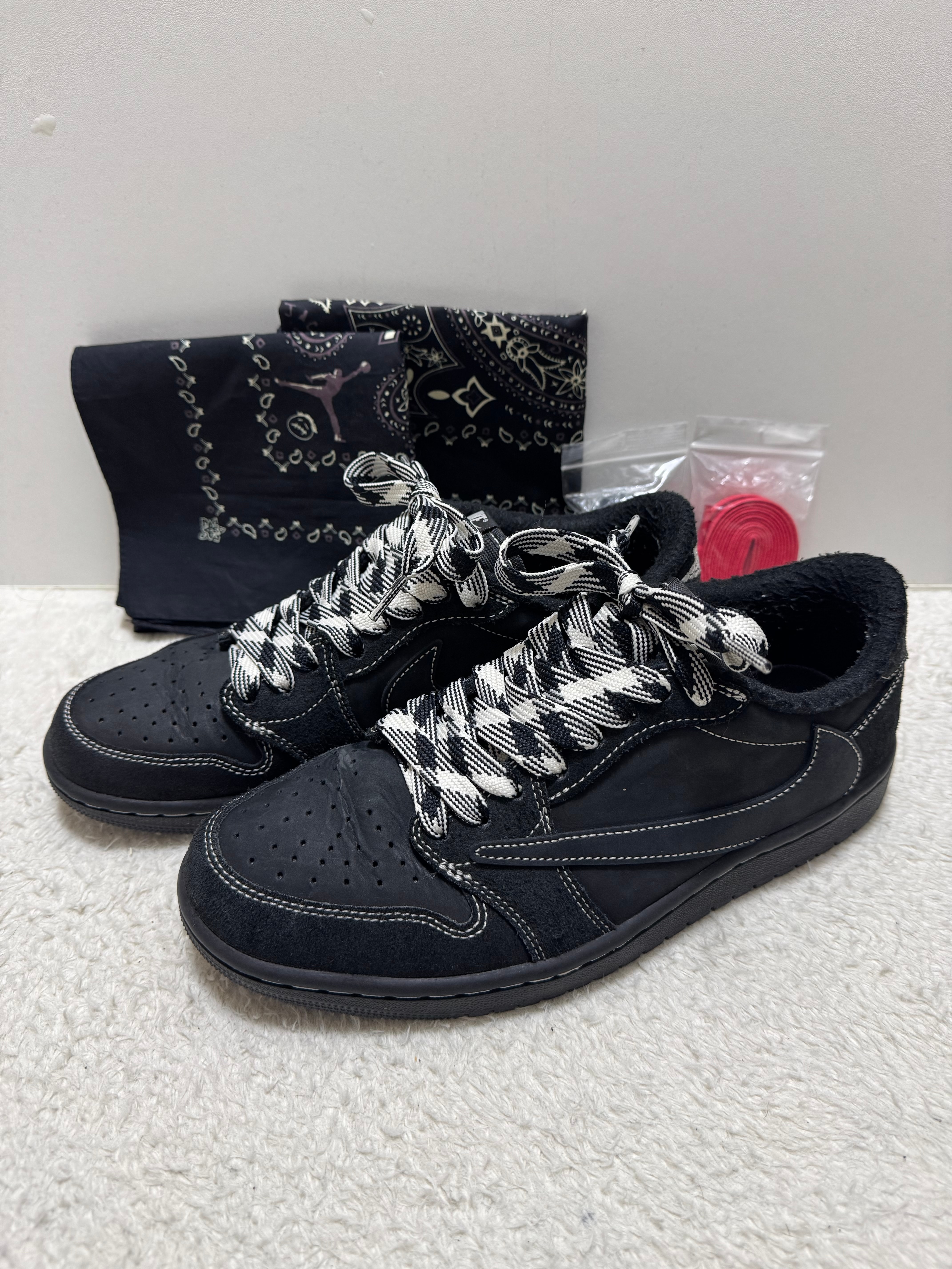 Travis Scott × Nike Air Jordan 1 Low OG SP "Black Phantom"