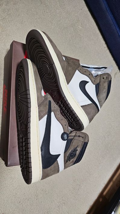 Travis Scott × Nike Air Jordan 1 Retro High OG TS SP "Sail/Dark Mocha"