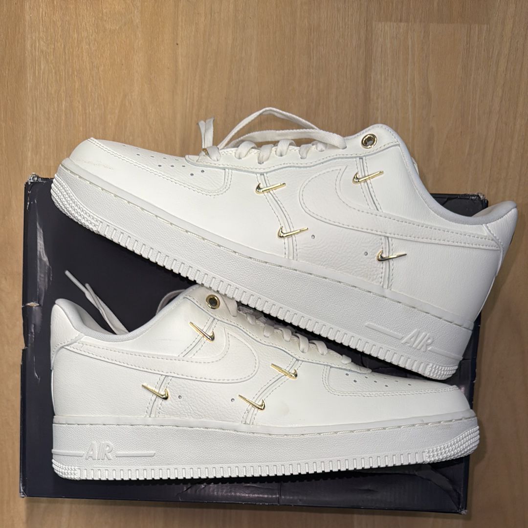 Nike Women's Air Force 1 '07 LX "Sail/Metallic Gold"
