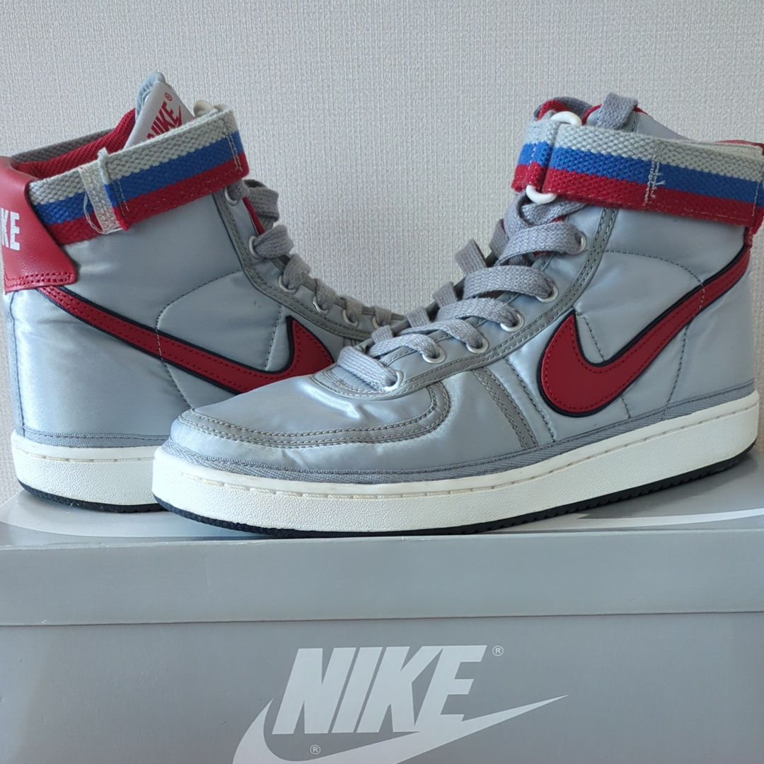 NIKE バンダル　オリジナル　スニーカー ナイキ バンダル HIGH 'Metallic Silver & University Red' 発売