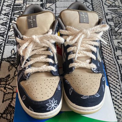 Travis Scott × Nike SB Dunk Low "Black/Parachute Beige"