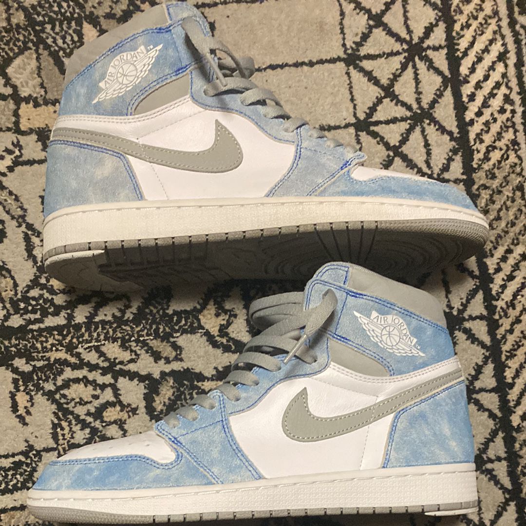 Nike Air Jordan 1 High OG "Hyper Royal"