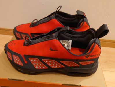 Nike Women's Air Max SNDR GORE-TEX "Dark Smoke Grey and Fire Red"