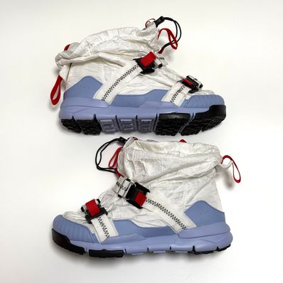 TOM SACHS × NIKE MARSYARD OVERSHOE "WHITE/LIGHT BLUE"