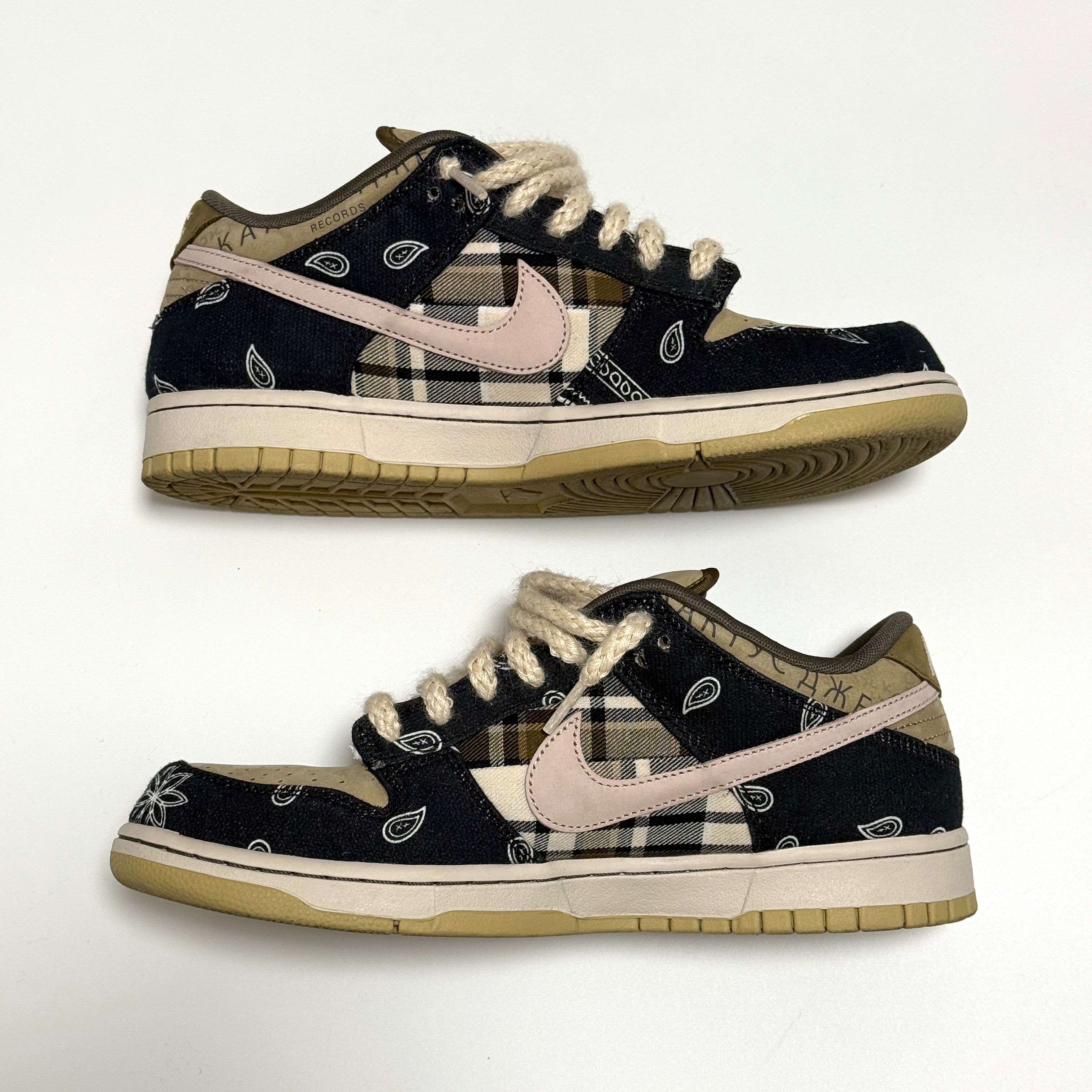 Travis Scott × Nike SB Dunk Low "Black/Parachute Beige"