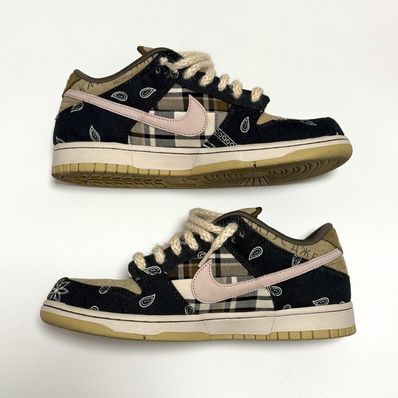 Travis Scott × Nike SB Dunk Low "Black/Parachute Beige"