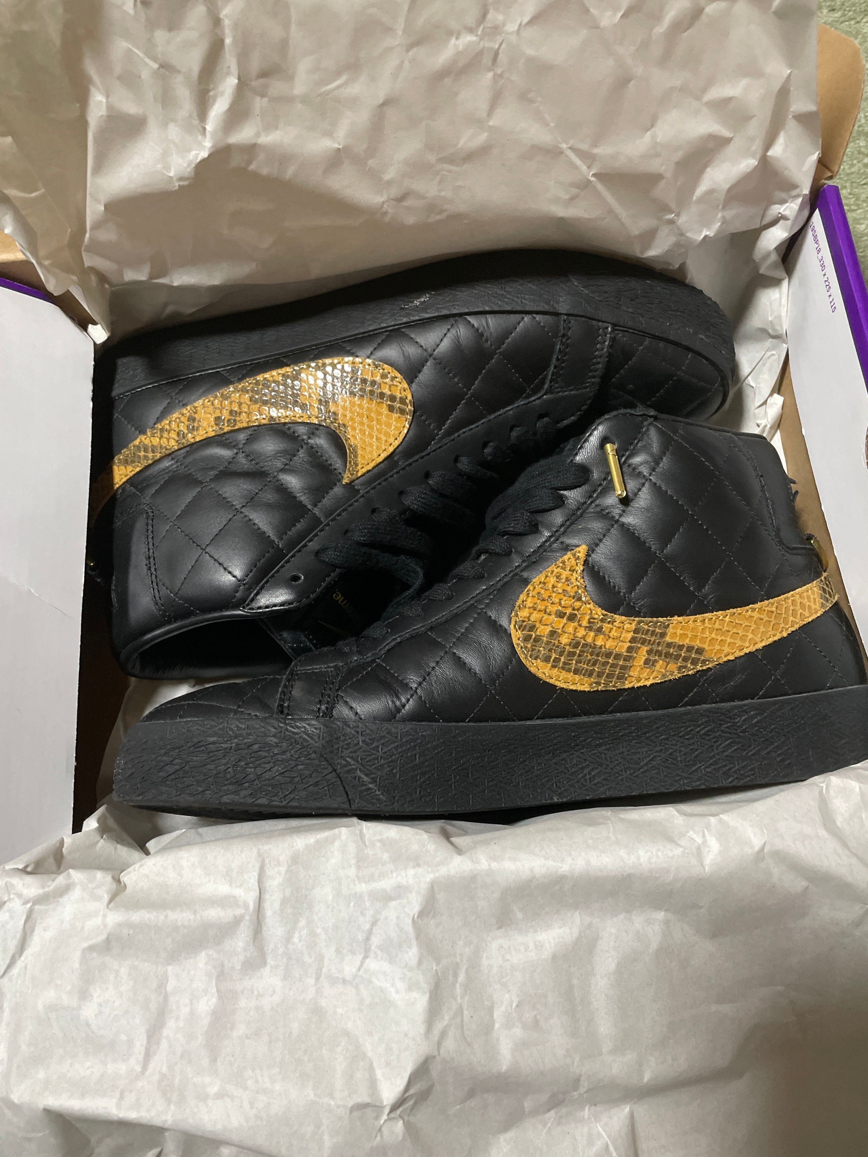 Supreme × Nike SB Blazer Mid "Black"