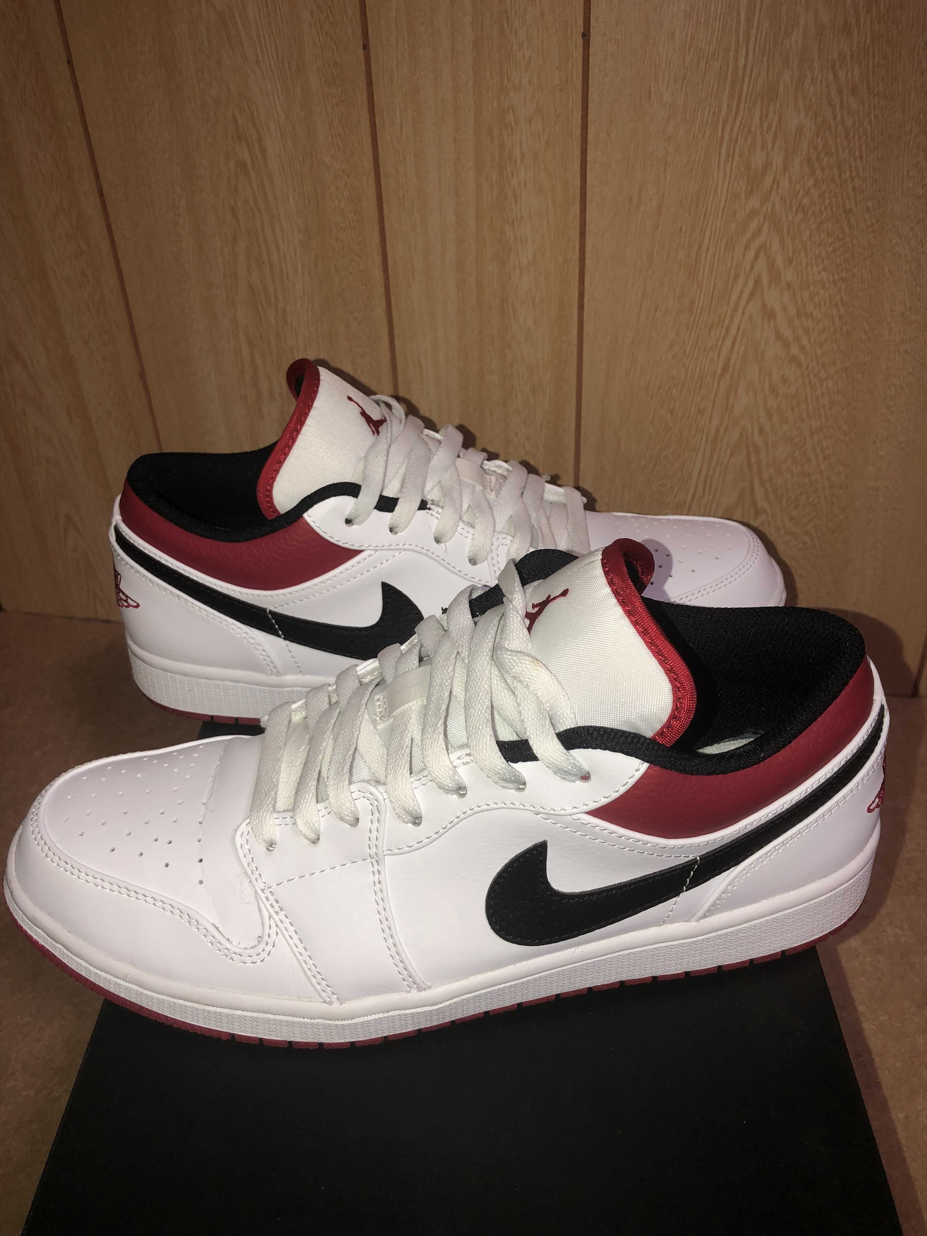 NIKE AIR JORDAN 1 LOW "WHITE/UNIVERSITY RED/BLACK"
