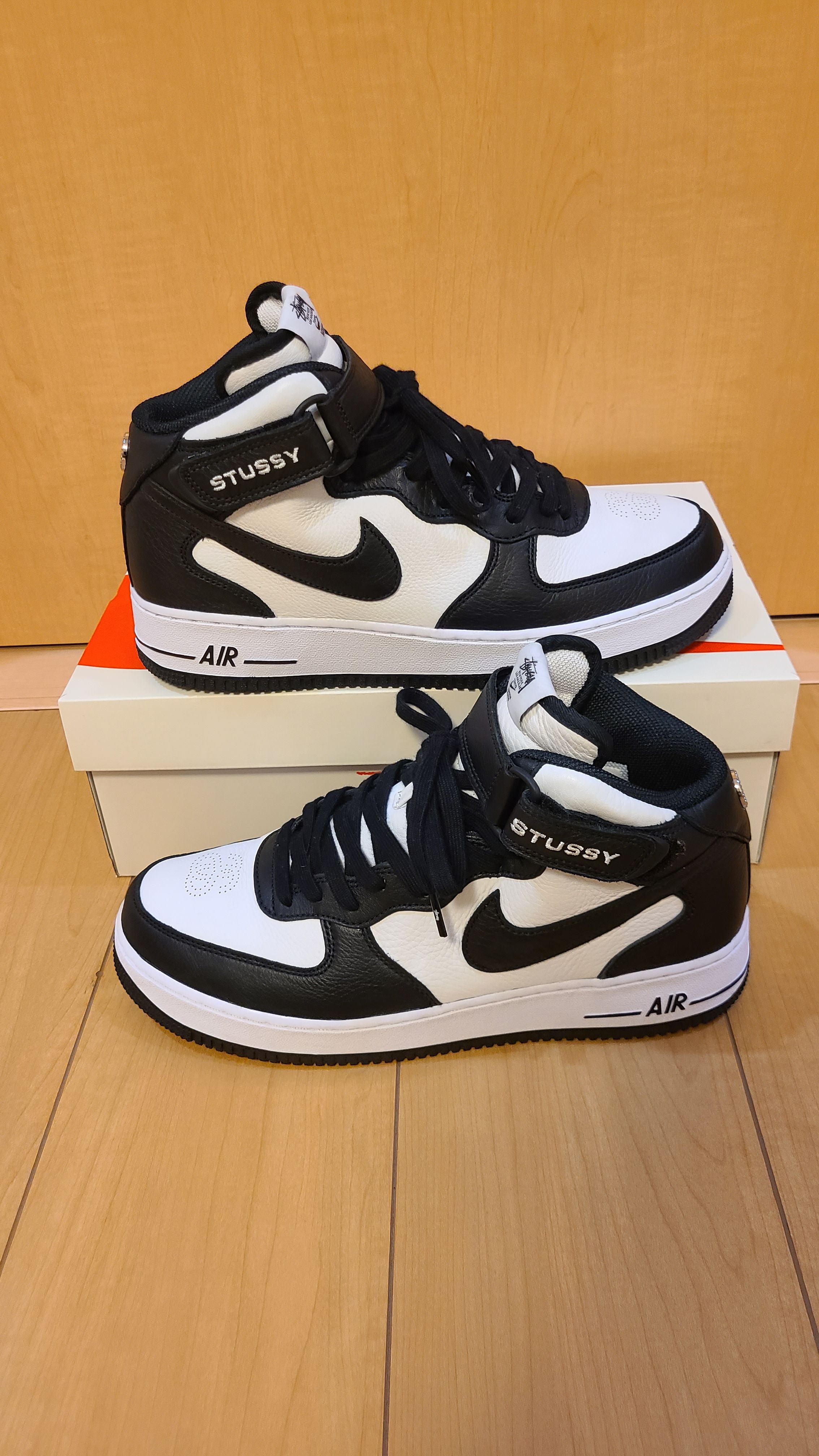 Stussy × Nike Air Force 1 Mid "Black and Light Bone"