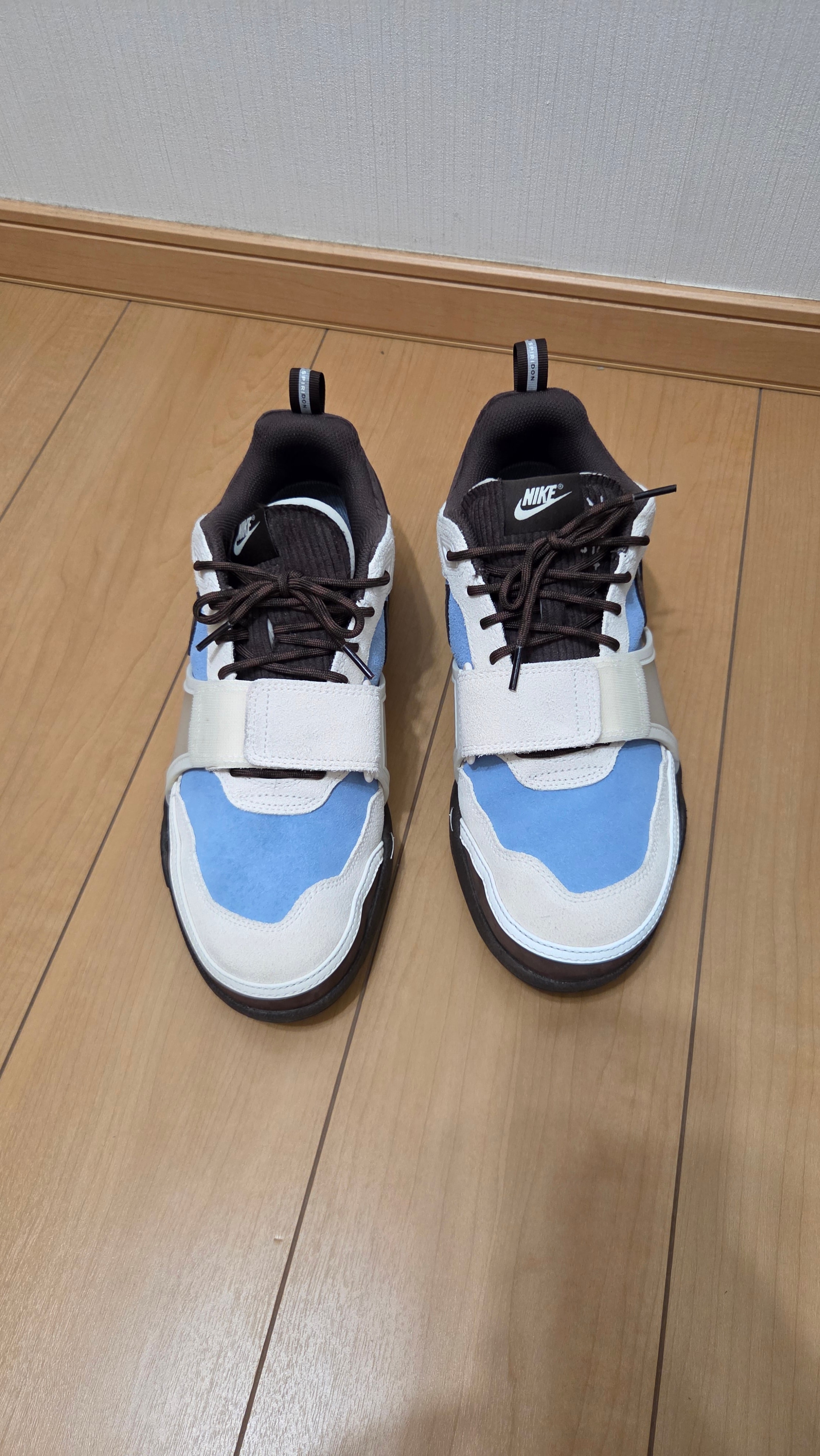 Travis Scott × Nike Zoom Field Jaxx "Pale Ivory and Leche Blue"