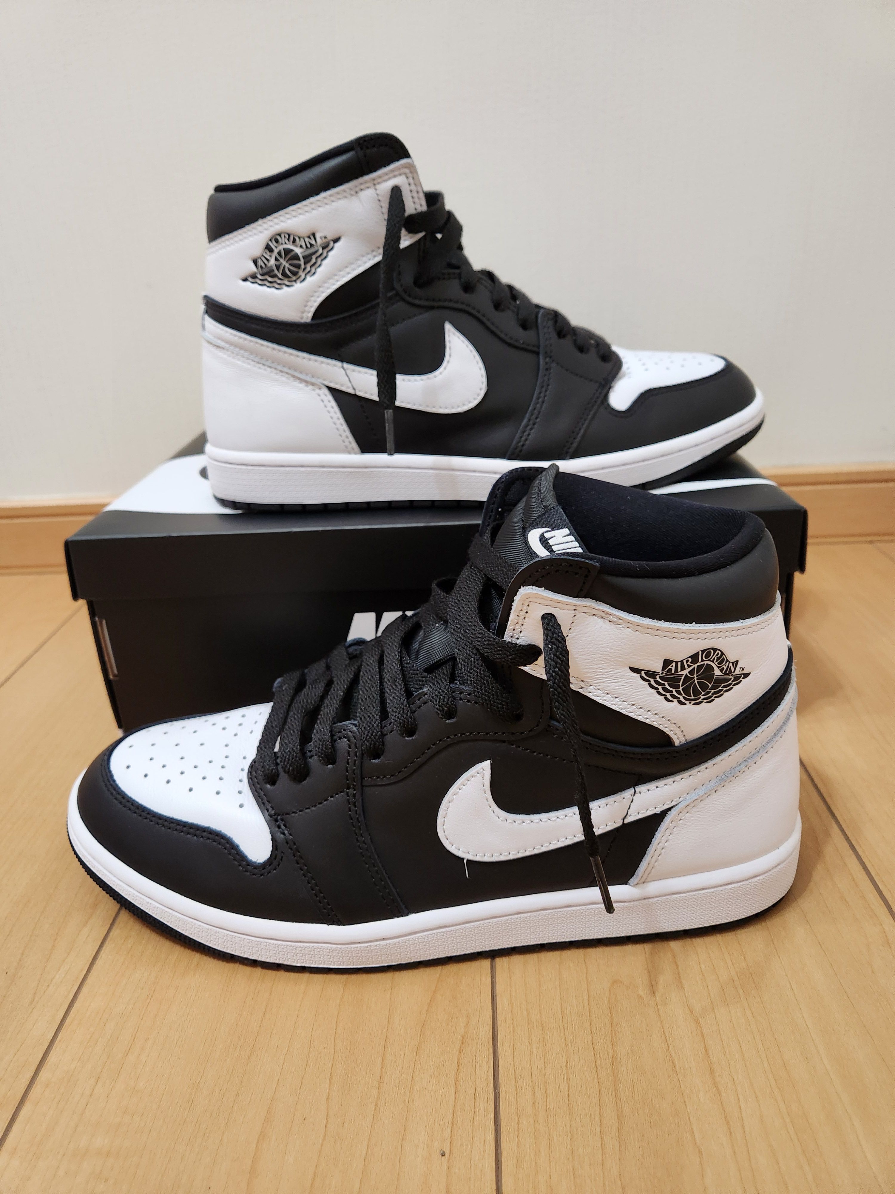 Nike Air Jordan 1 Retro High OG "Black/White"