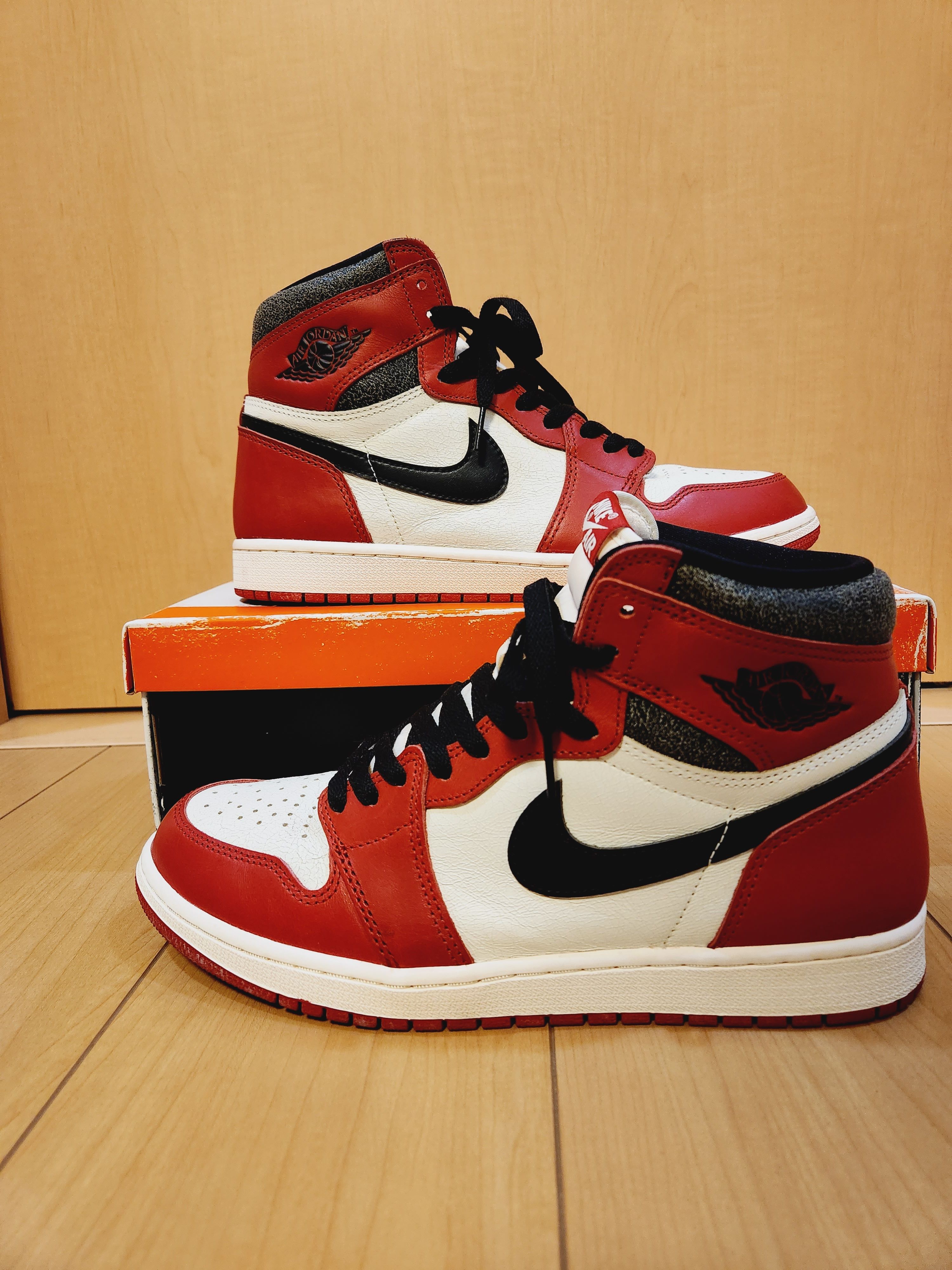 Nike Air Jordan 1 High OG "Lost & Found/Chicago"