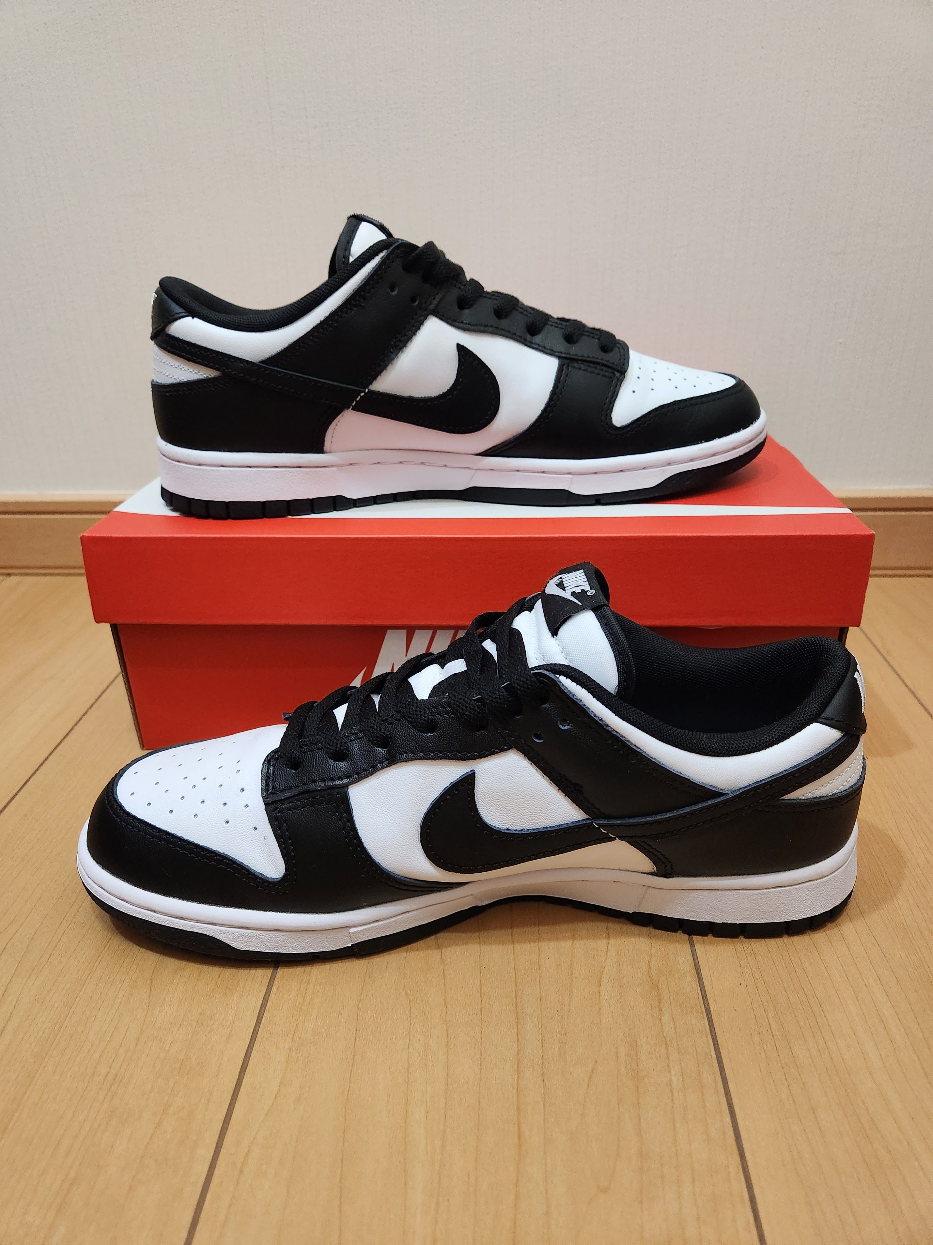 Nike Dunk Low Retro "Panda/White/Black"
