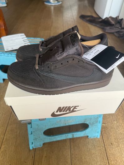Travis Scott × Nike Air Jordan 1 Low OG SP "Velvet Brown and Dark Mocha"