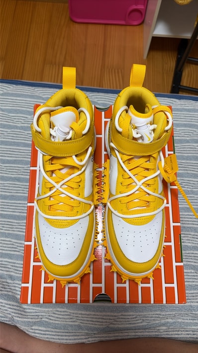 Off-White × Nike Air Force 1 Mid SP LTHR "White and Varsity Maize"