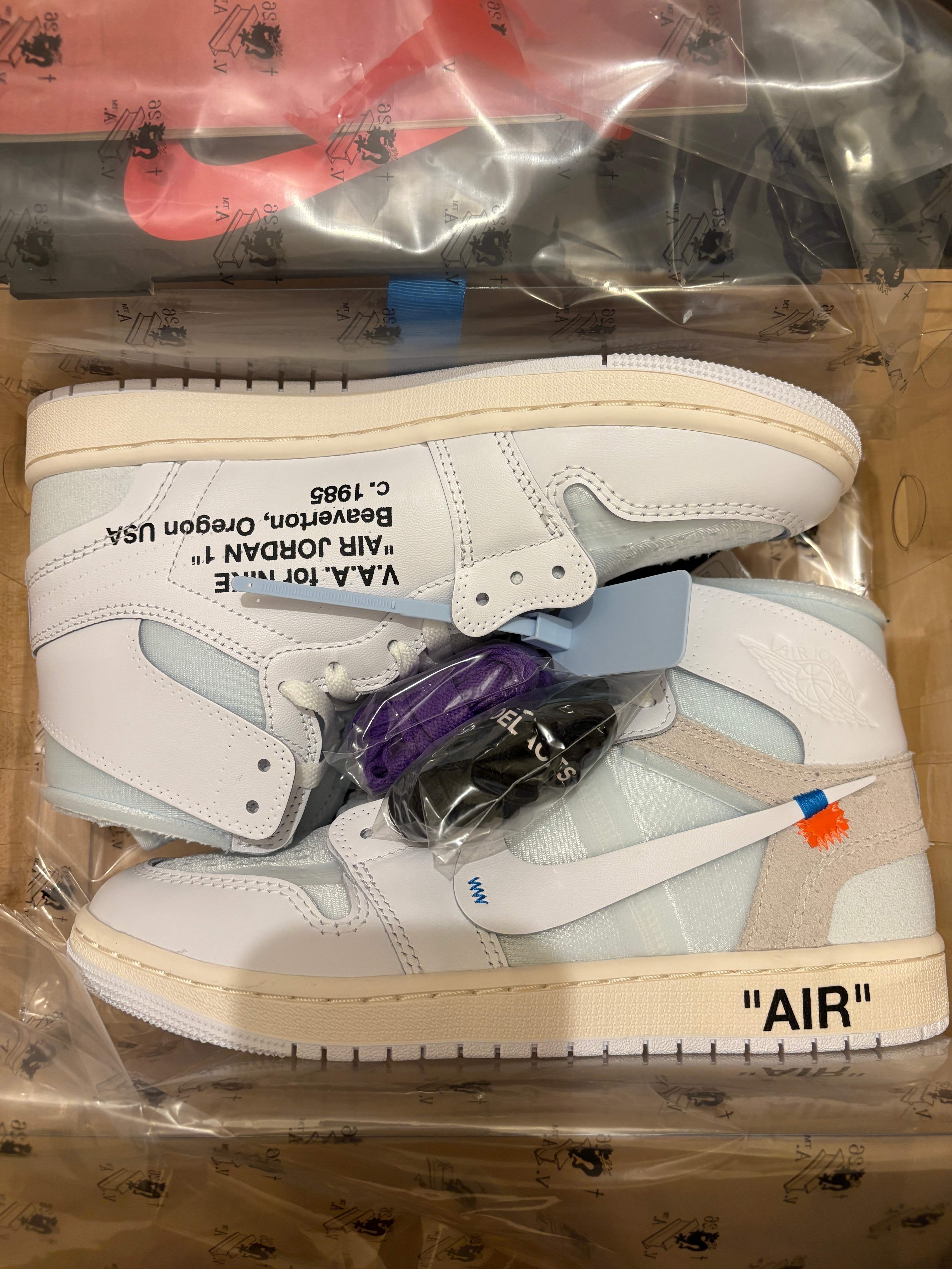 Virgil Abloh Archive (V.A.A.) × Nike Air Jordan 1 Retro High OG "Alaska"