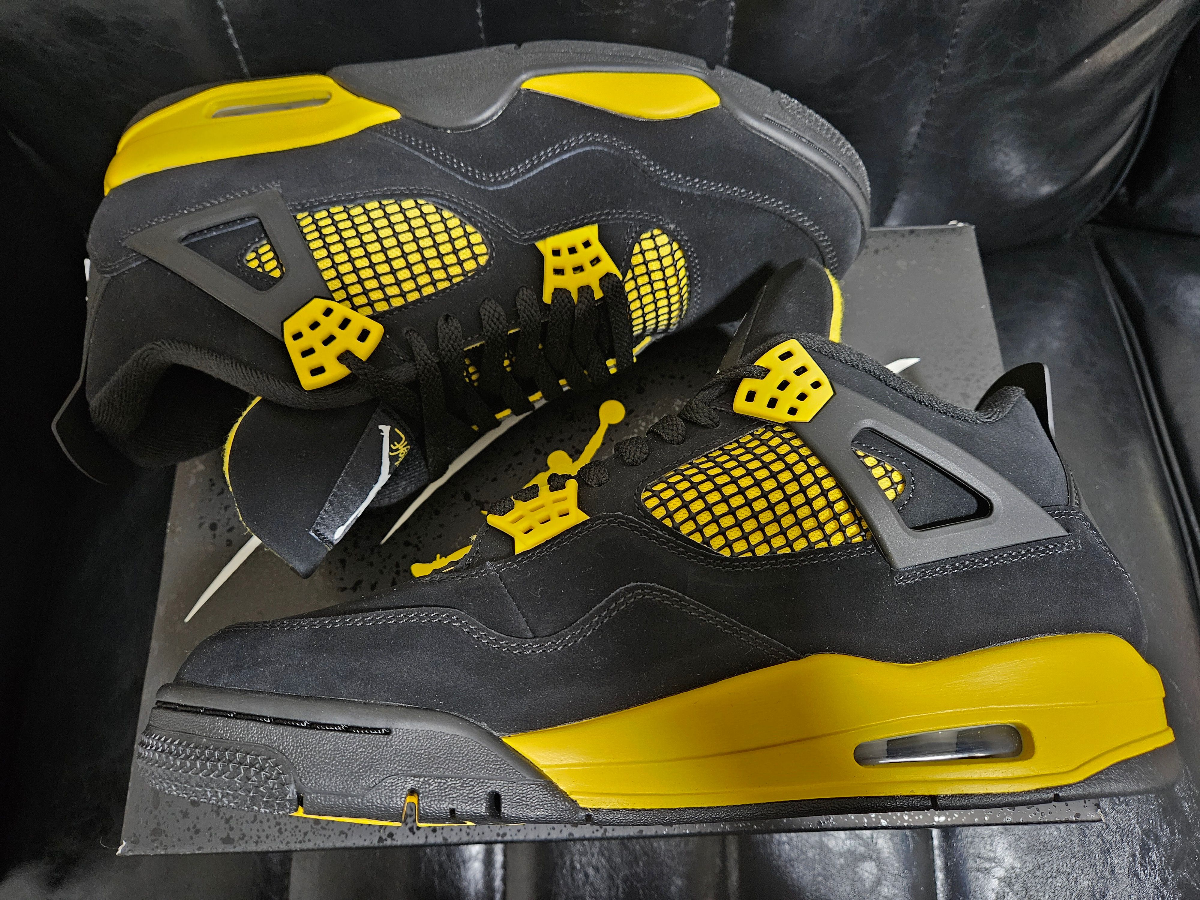 Nike Air Jordan 4 Retro "Thunder"(2023)