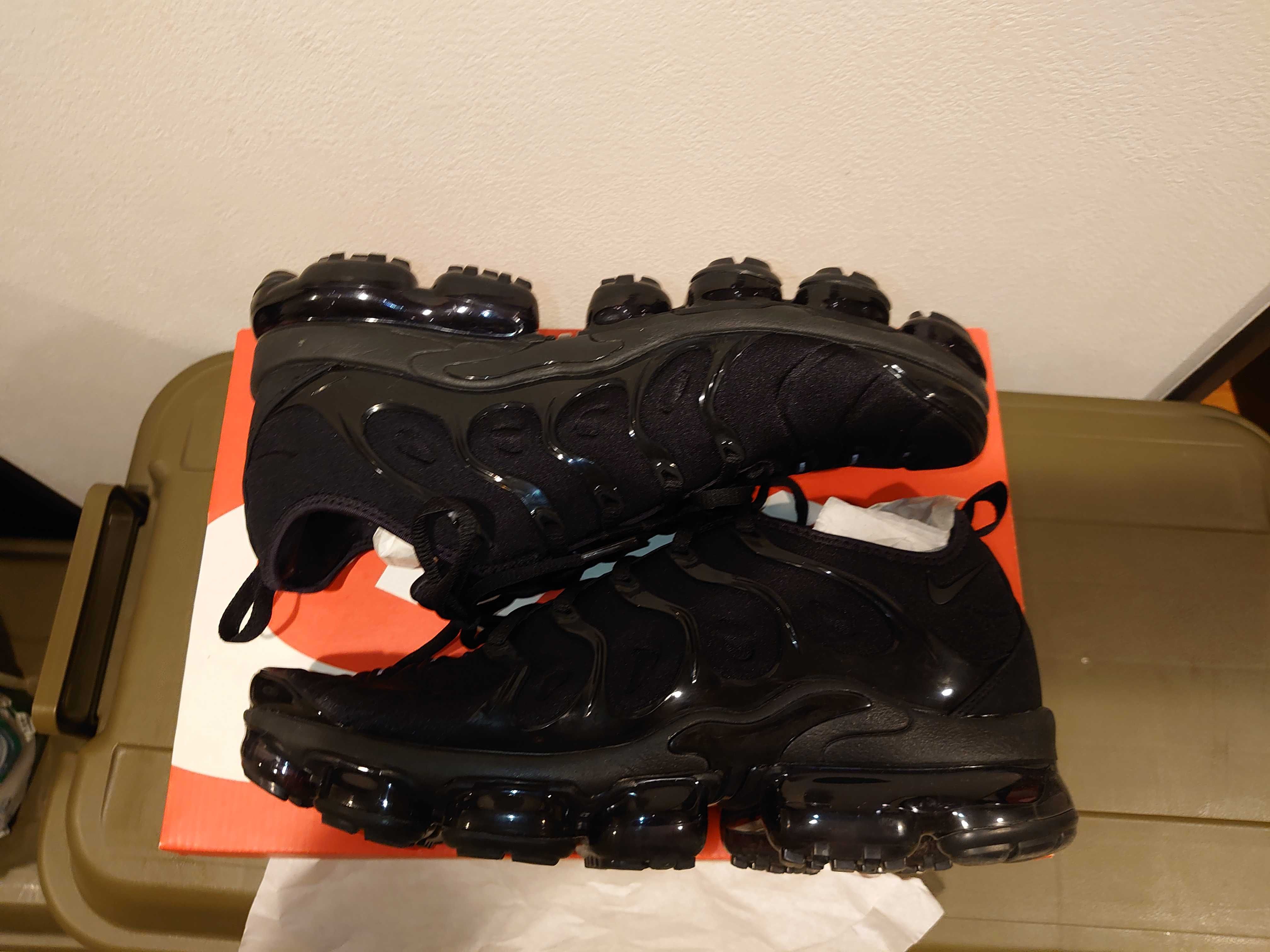 Nike Air Vapormax Plus "Triple Black" (2018)