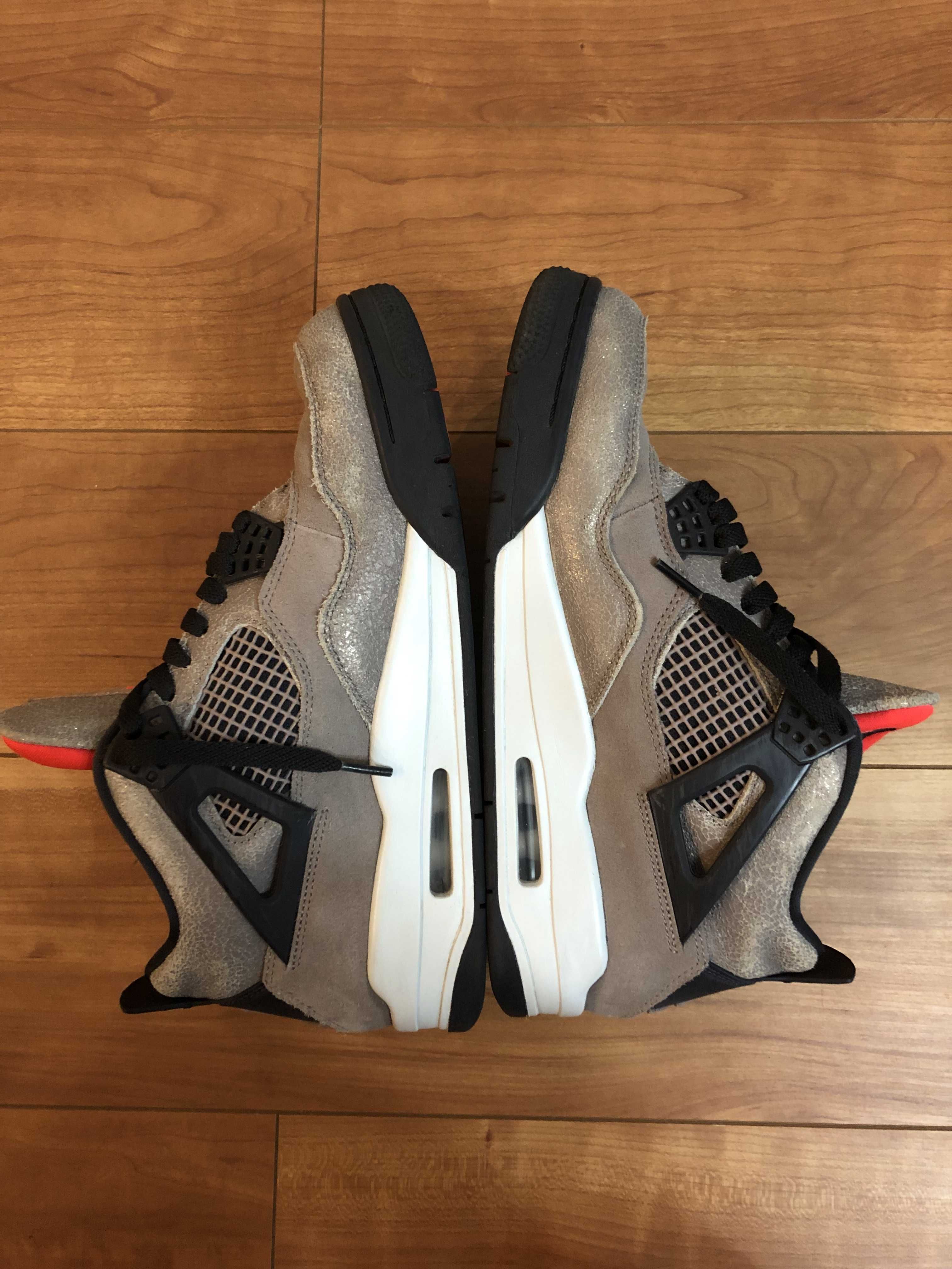 Nike Air Jordan 4 "Taupe Haze"