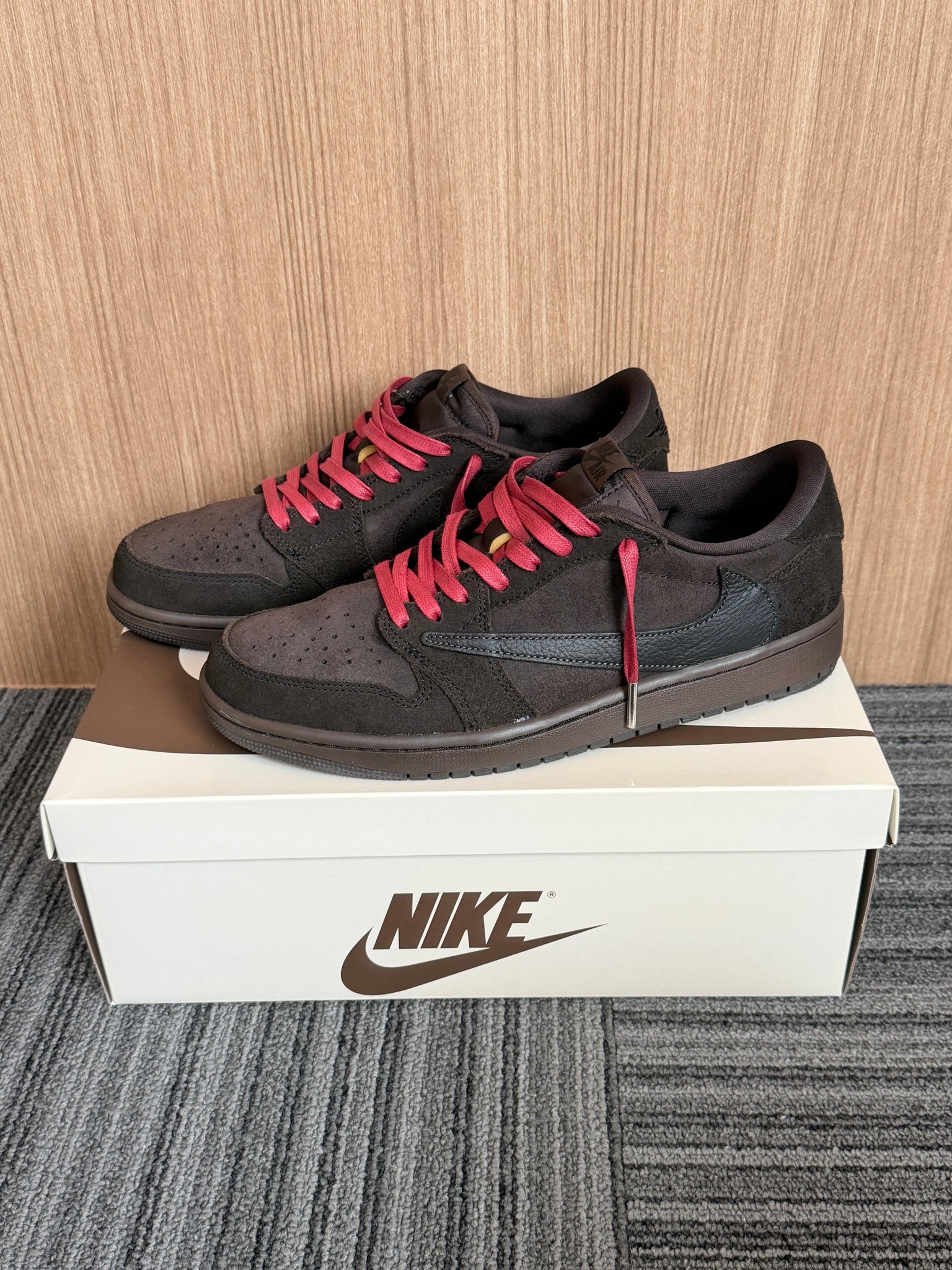 Travis Scott × Nike Air Jordan 1 Low OG SP "Velvet Brown and Dark Mocha"