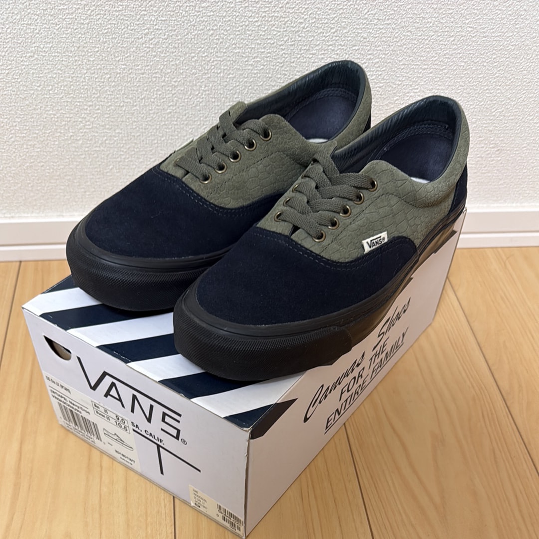 ダブルタップ × バンズ エラ "ネイビー クロック"