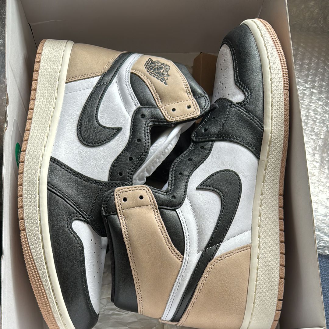 Nike Women's Air Jordan 1 Retro High OG "Latte"