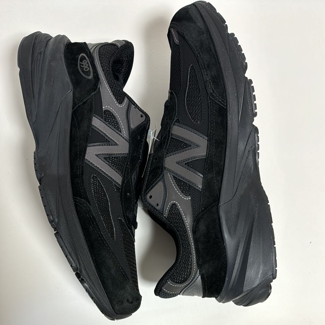 New Balance 990V6 "Triple Black"
