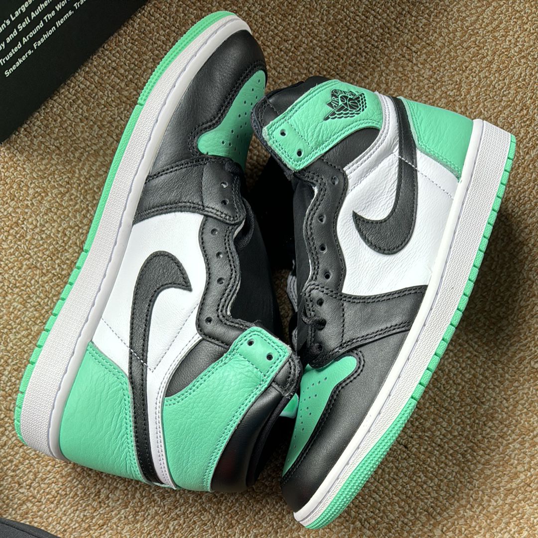 Nike Air Jordan 1 High OG "Green Glow"