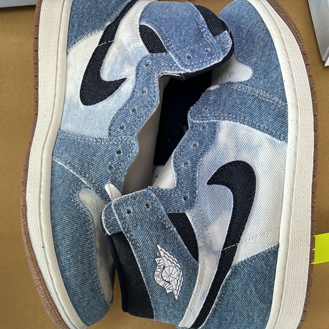 Nike Air Jordan 1 Retro High OG "Denim"