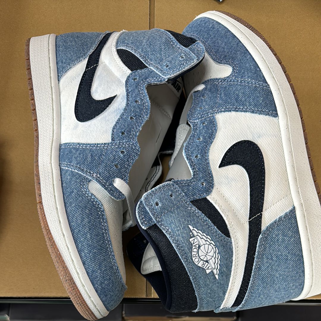 Nike Air Jordan 1 Retro High OG "Denim"