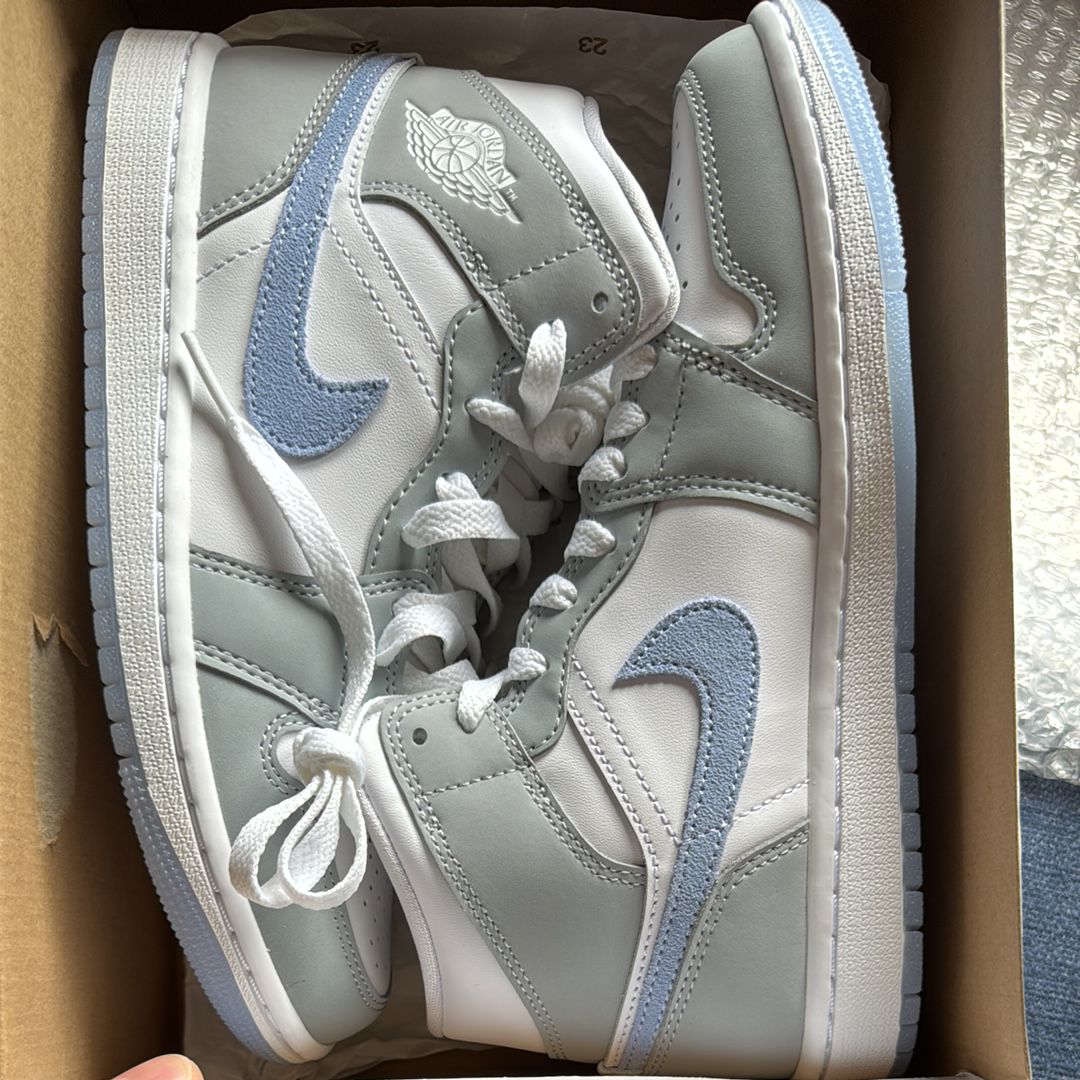 Nike Women's Air Jordan 1 Mid "Wolf Grey"