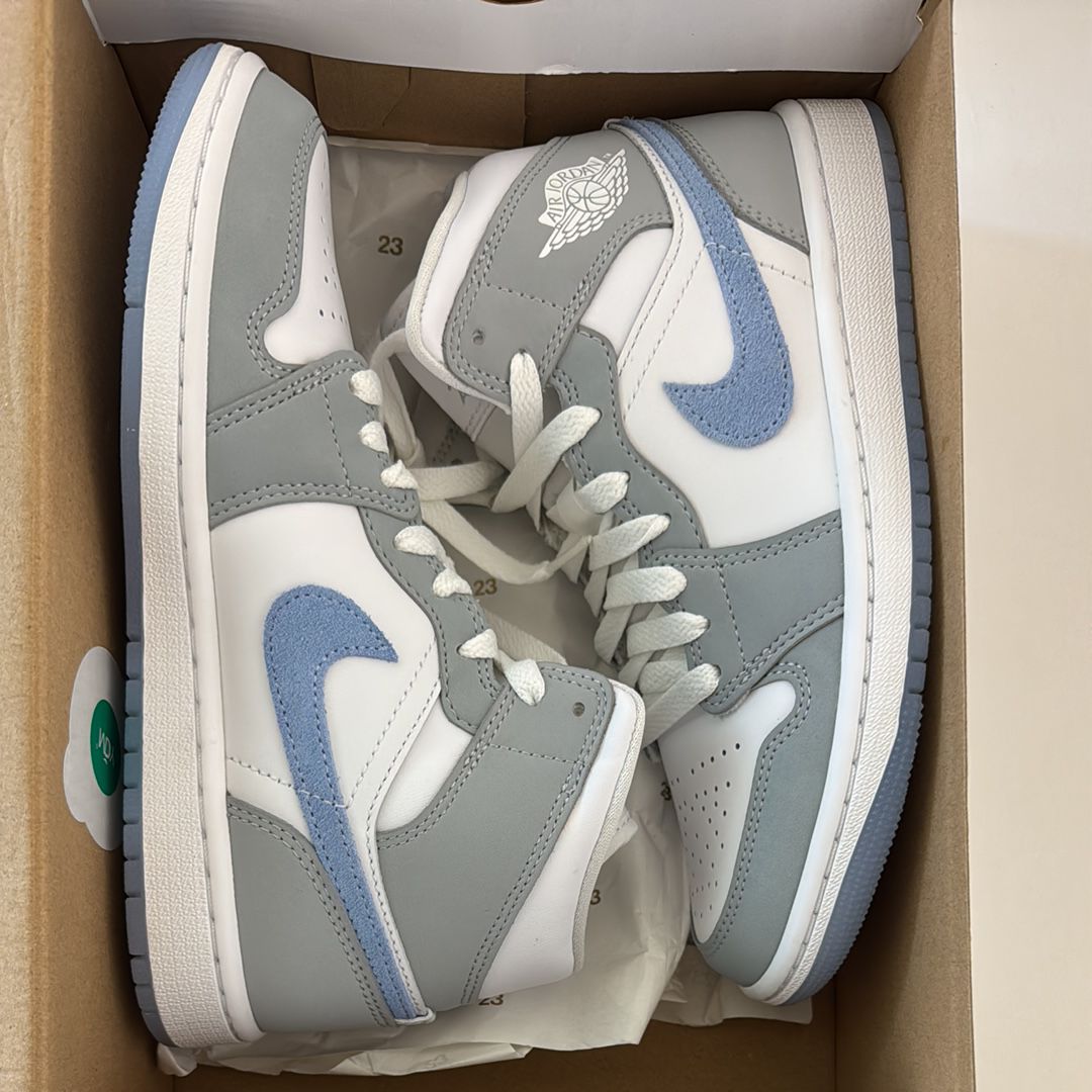 Nike Women's Air Jordan 1 Mid "Wolf Grey"