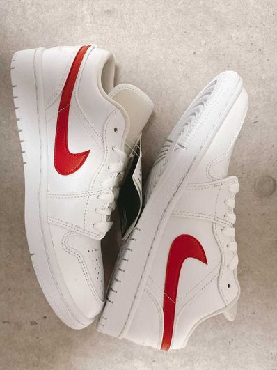 NIKE Women's AIR JORDAN 1 LOW "WHITE/UNIVERSITY RED"