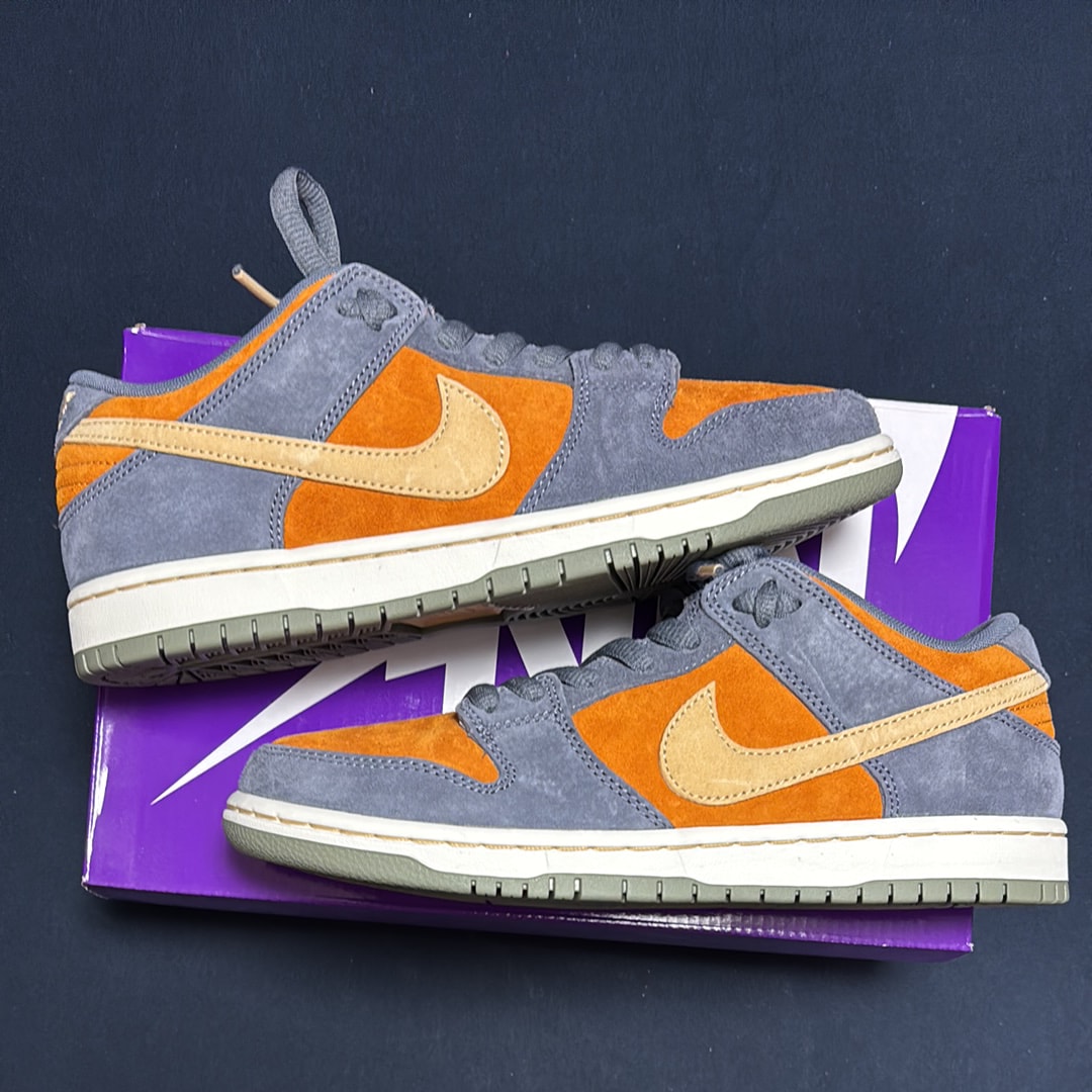 Nike SB Dunk Low Pro "Light Carbon and Monarch"