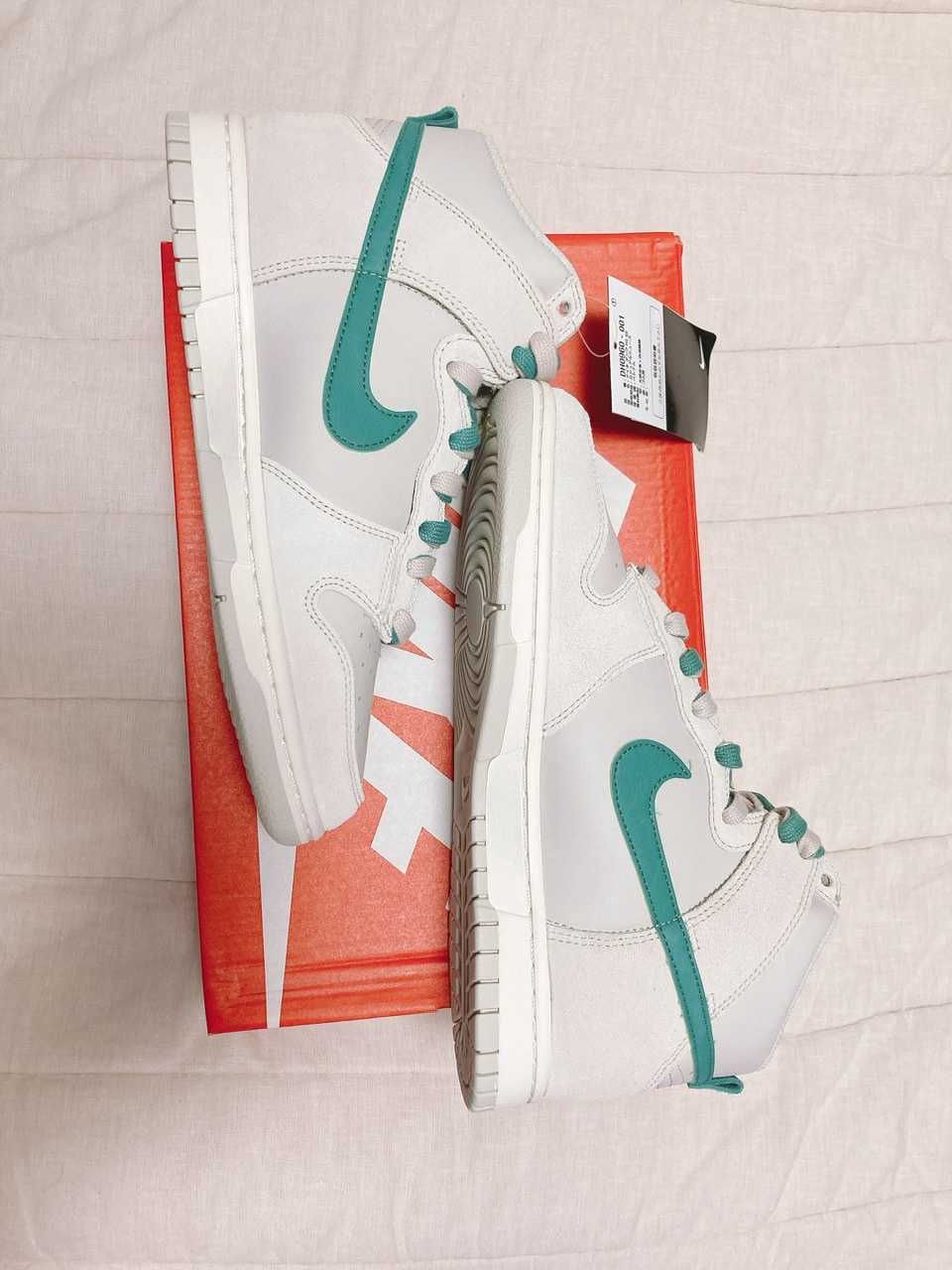 Nike Dunk High SE First Use "Light Bone/Green Noise"