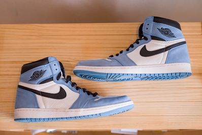 Nike Air Jordan 1 High OG "University Blue"