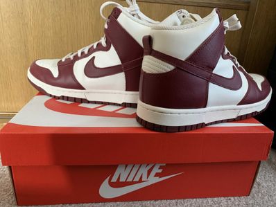NIKE Women's DUNK HIGH "TEAM RED"