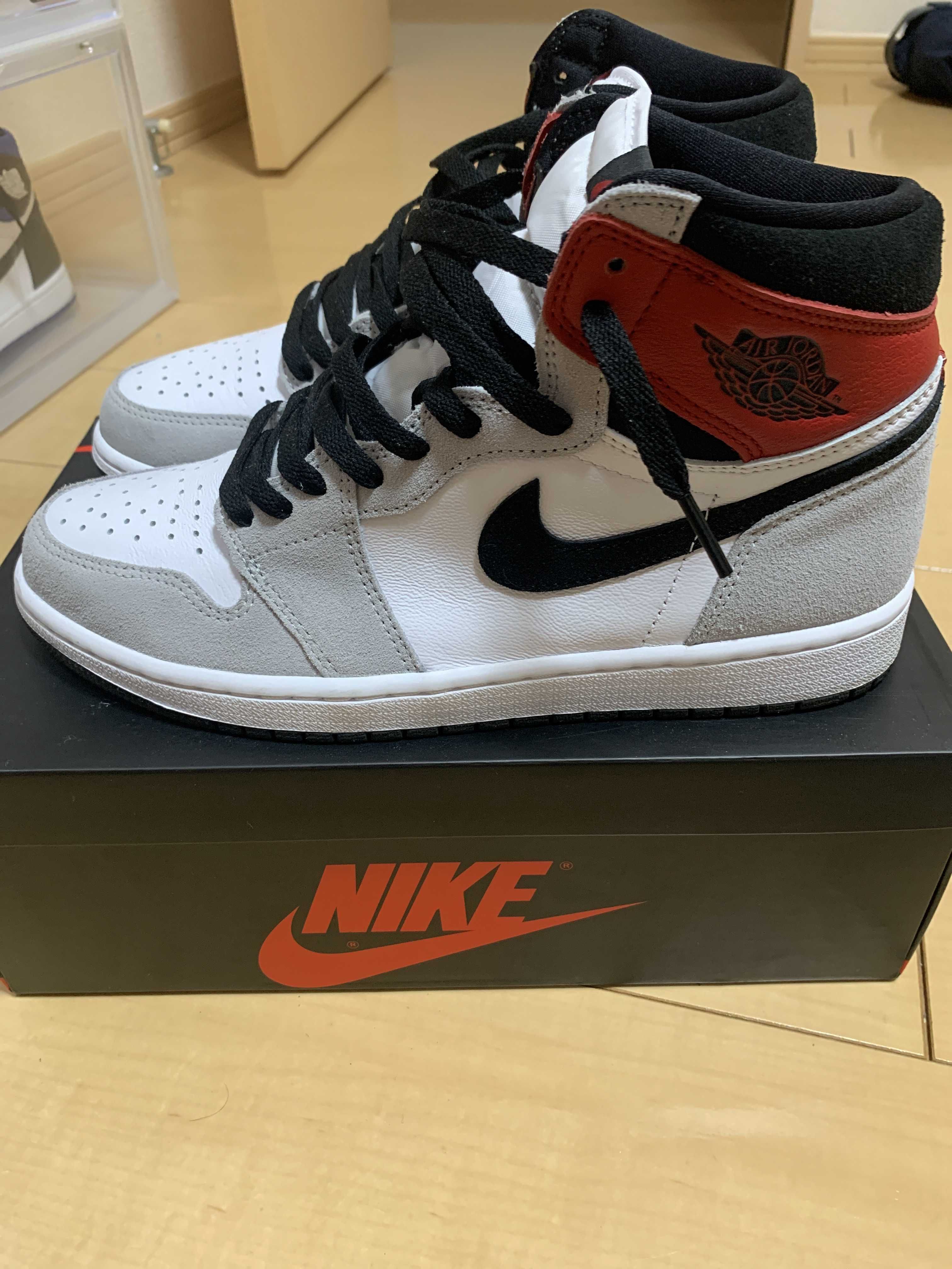 Nike Air Jordan 1 High OG "White/Black/Light Smoke Grey"