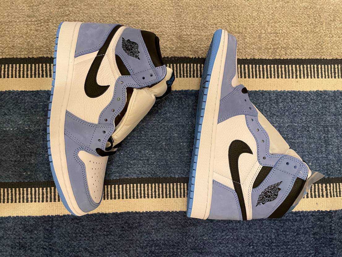 Nike Air Jordan 1 High OG "University Blue"