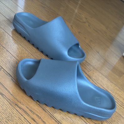 adidas YEEZY Slide "Dark Onyx"