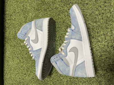 Nike Air Jordan 1 High OG "Hyper Royal"